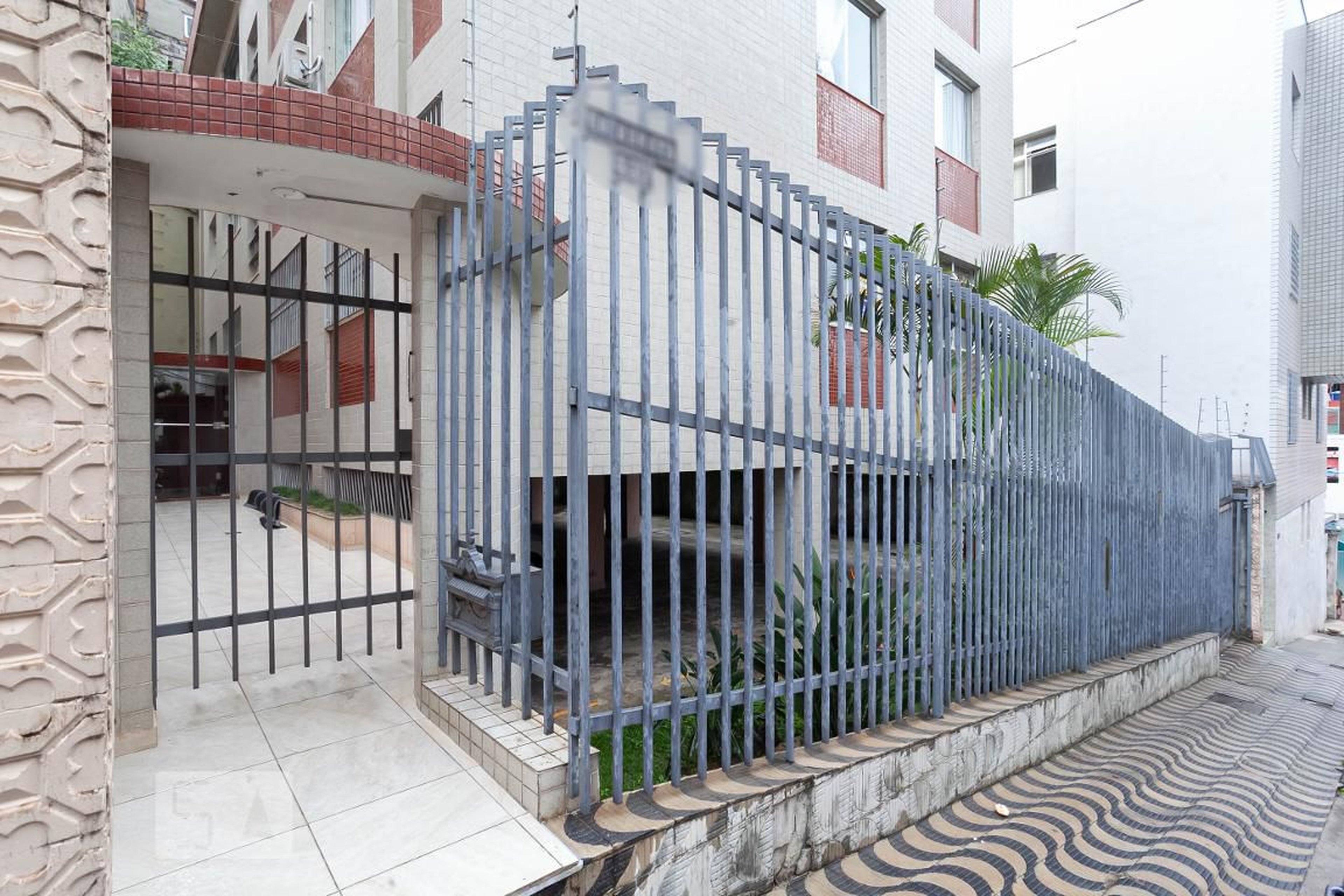 Fachada Condomínio em Rua Professor Aníbal de Matos, 437