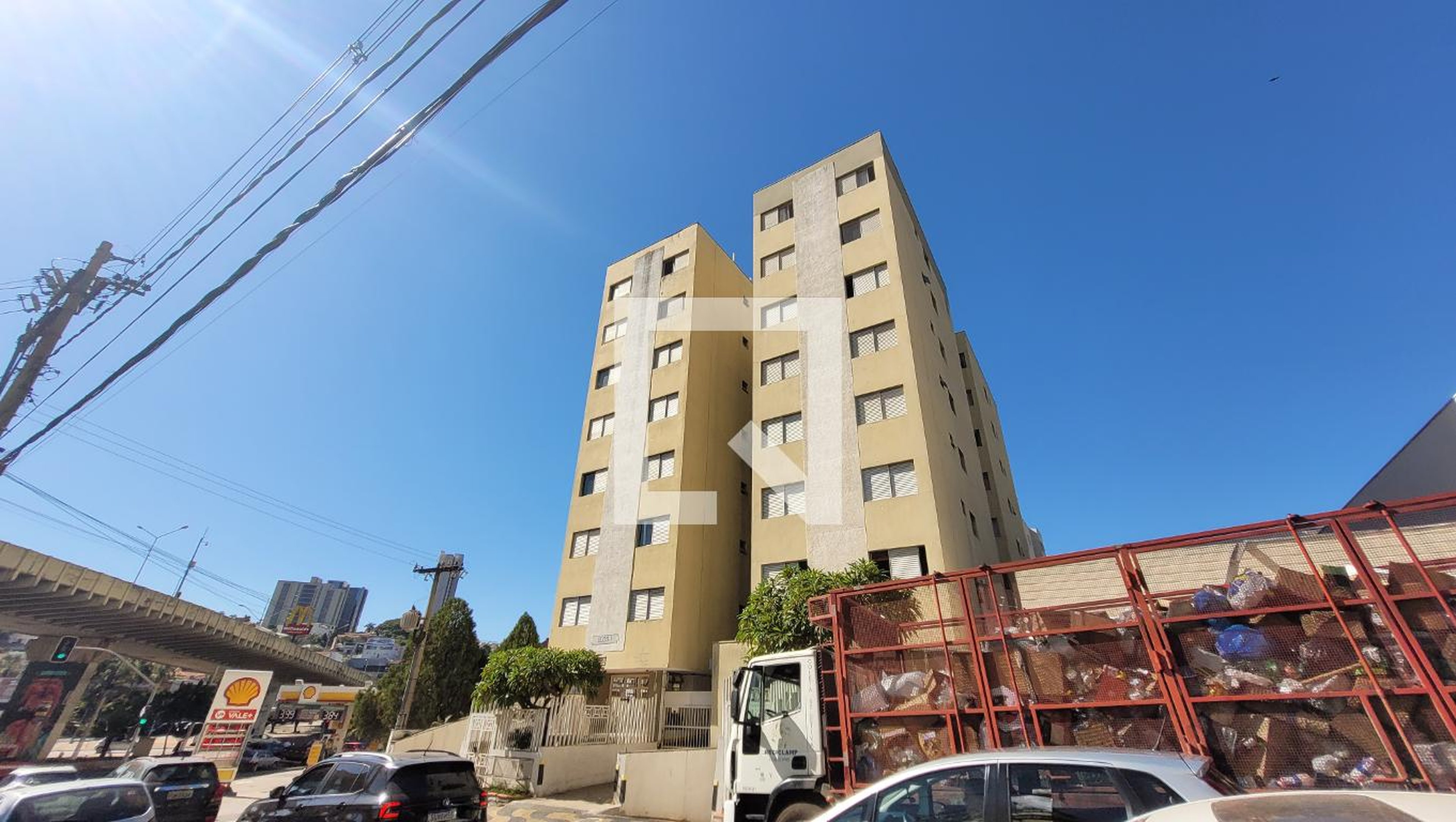 Fachada Condomínio em Rua General Marcondes Salgado, 830