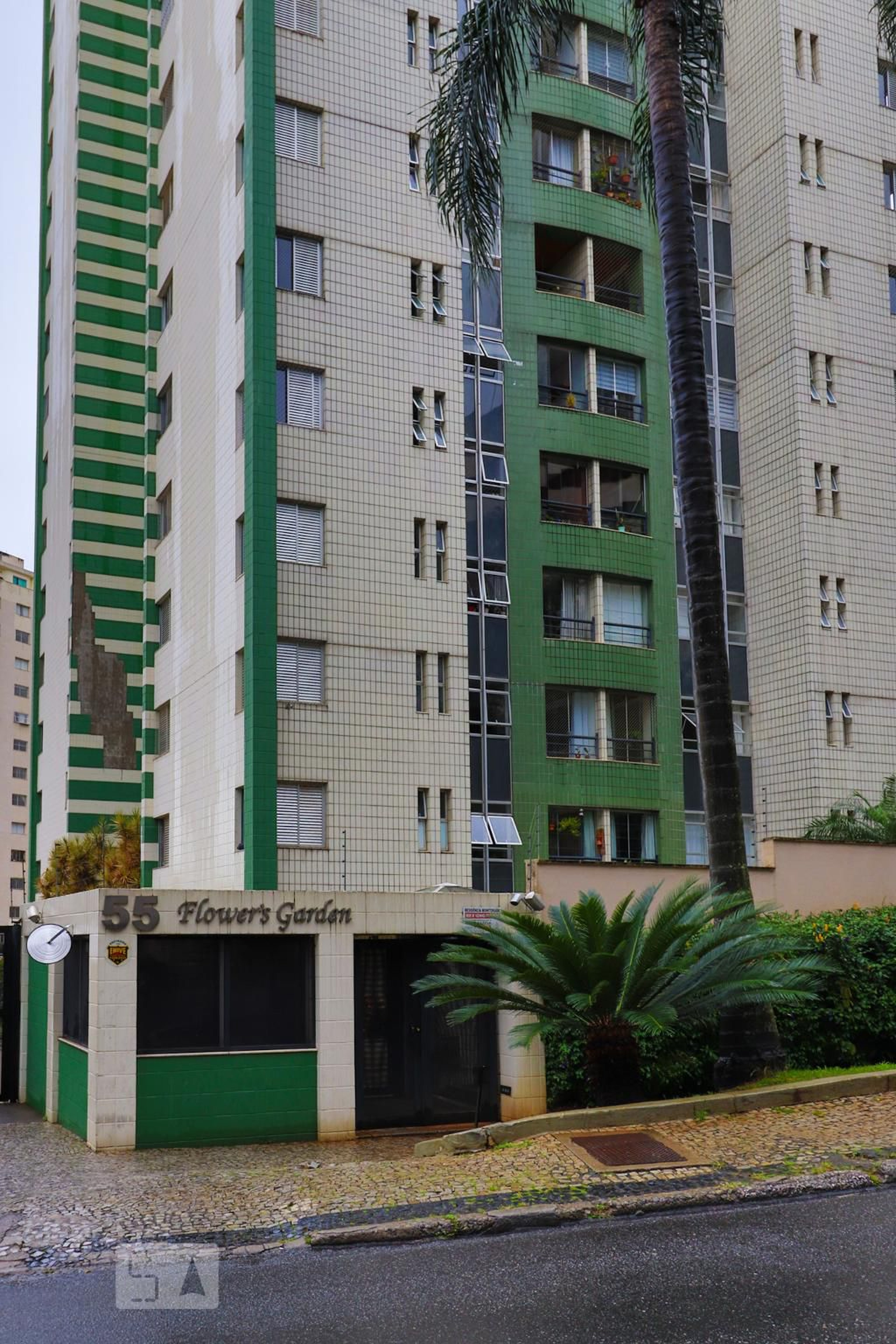 Fachada do Condomínio Condomínio Flowers Garden