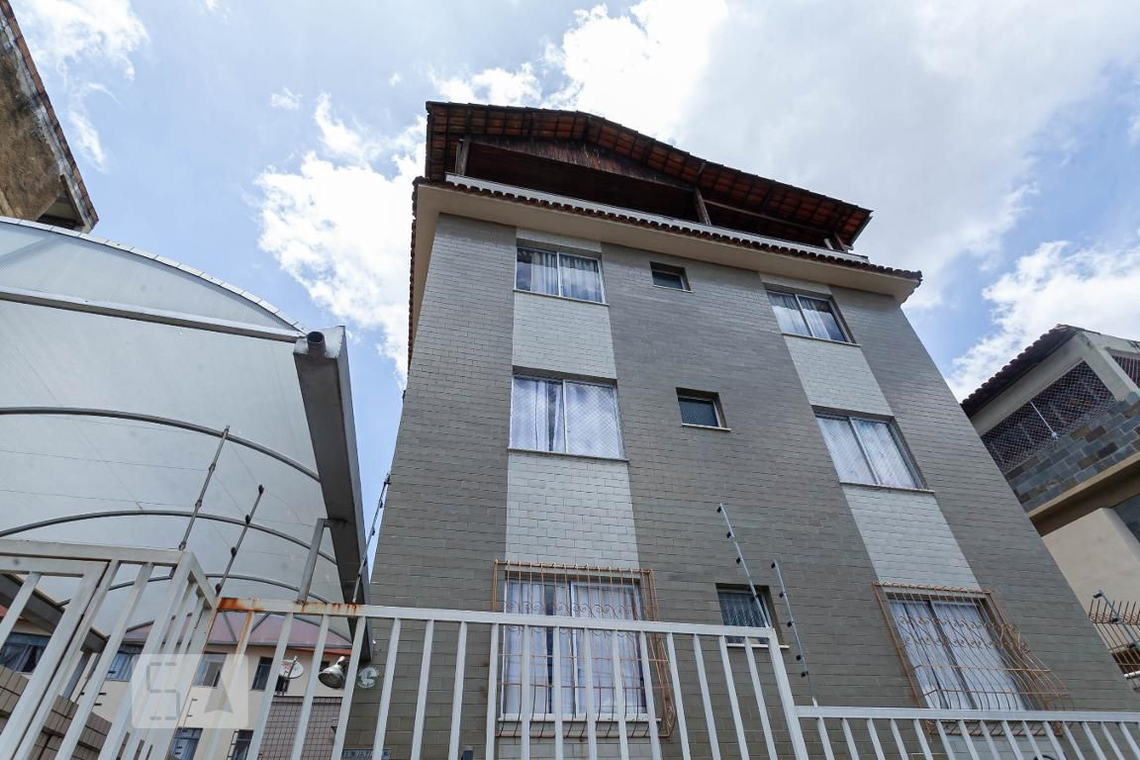 Fachada do prédio Condomínio em Rua Benjamim Moss, 254