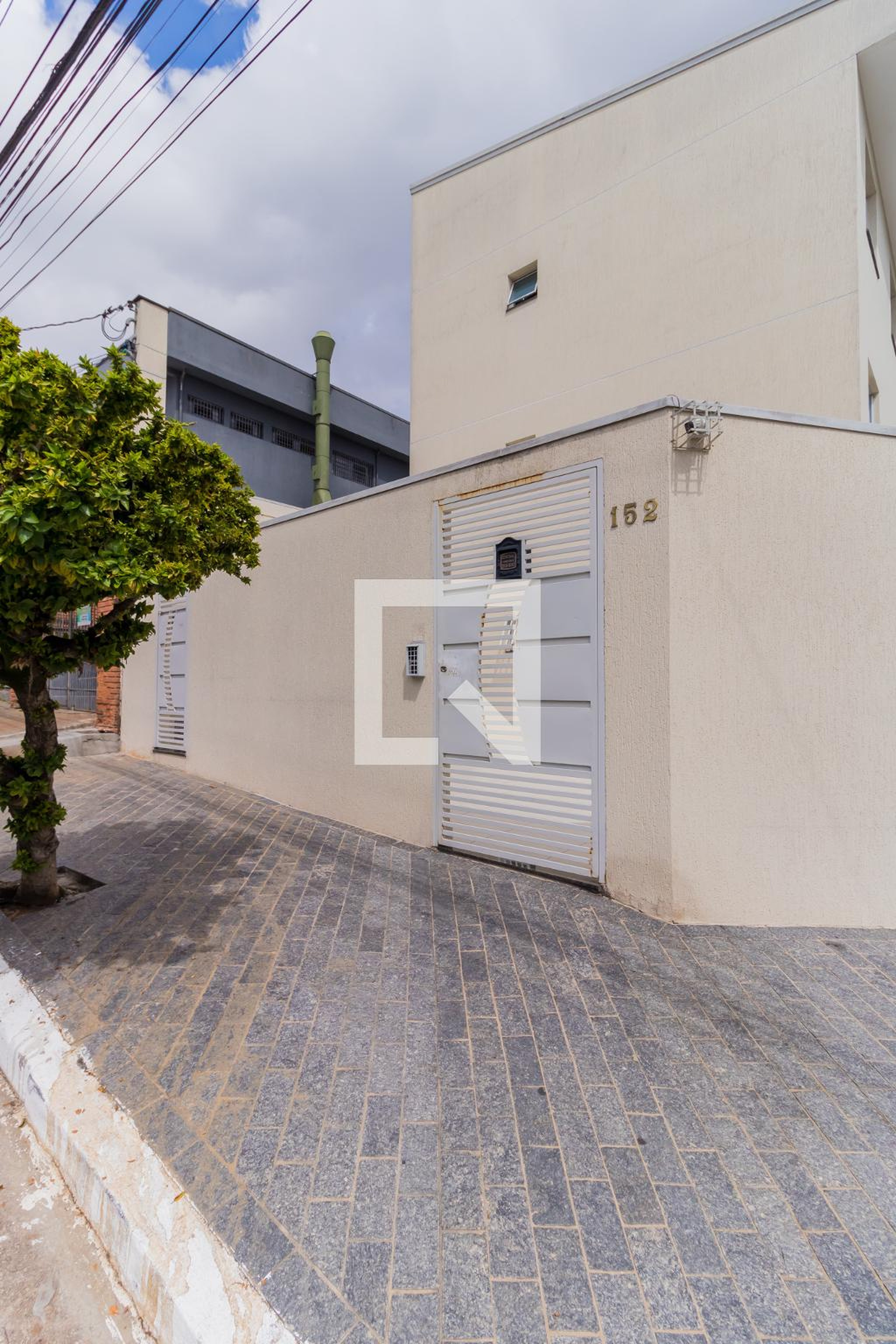 Fachada Condomínio em Rua Peixoto, 152