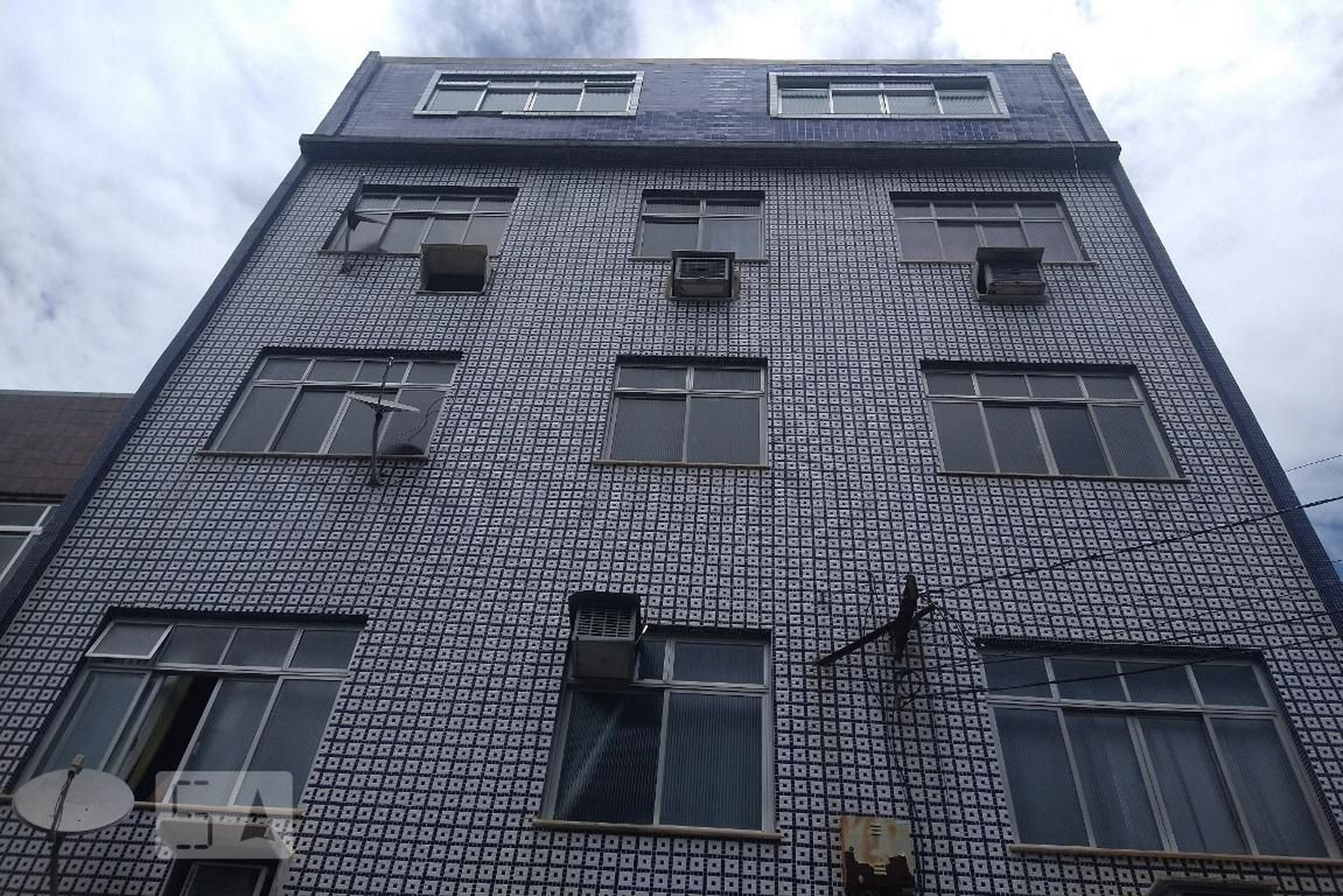 Fachada do Prédio Condomínio em Rua São Canuto, 261