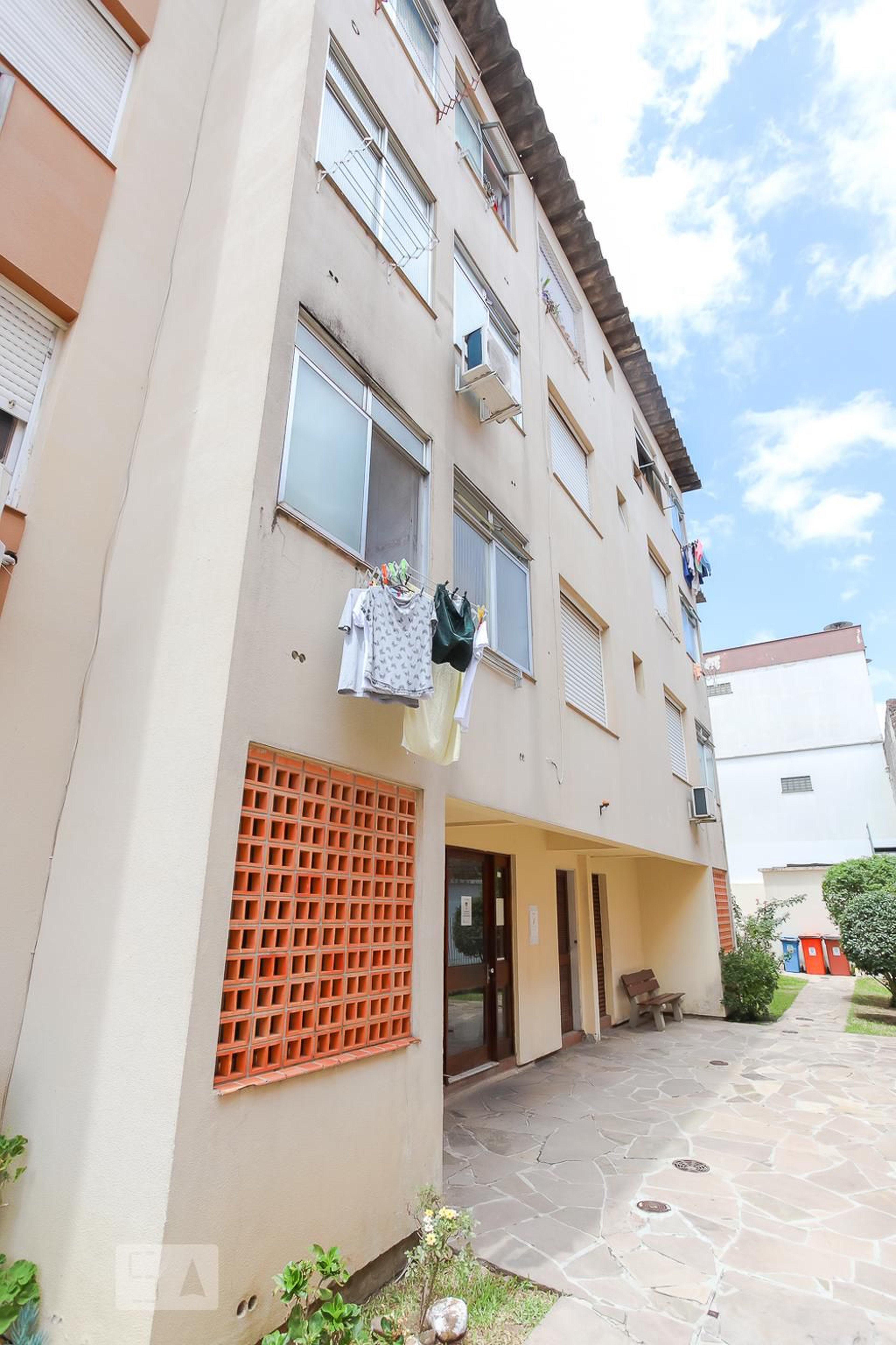 Fachada do Prédio Condomínio em Rua Ângelo Crivellaro, 715