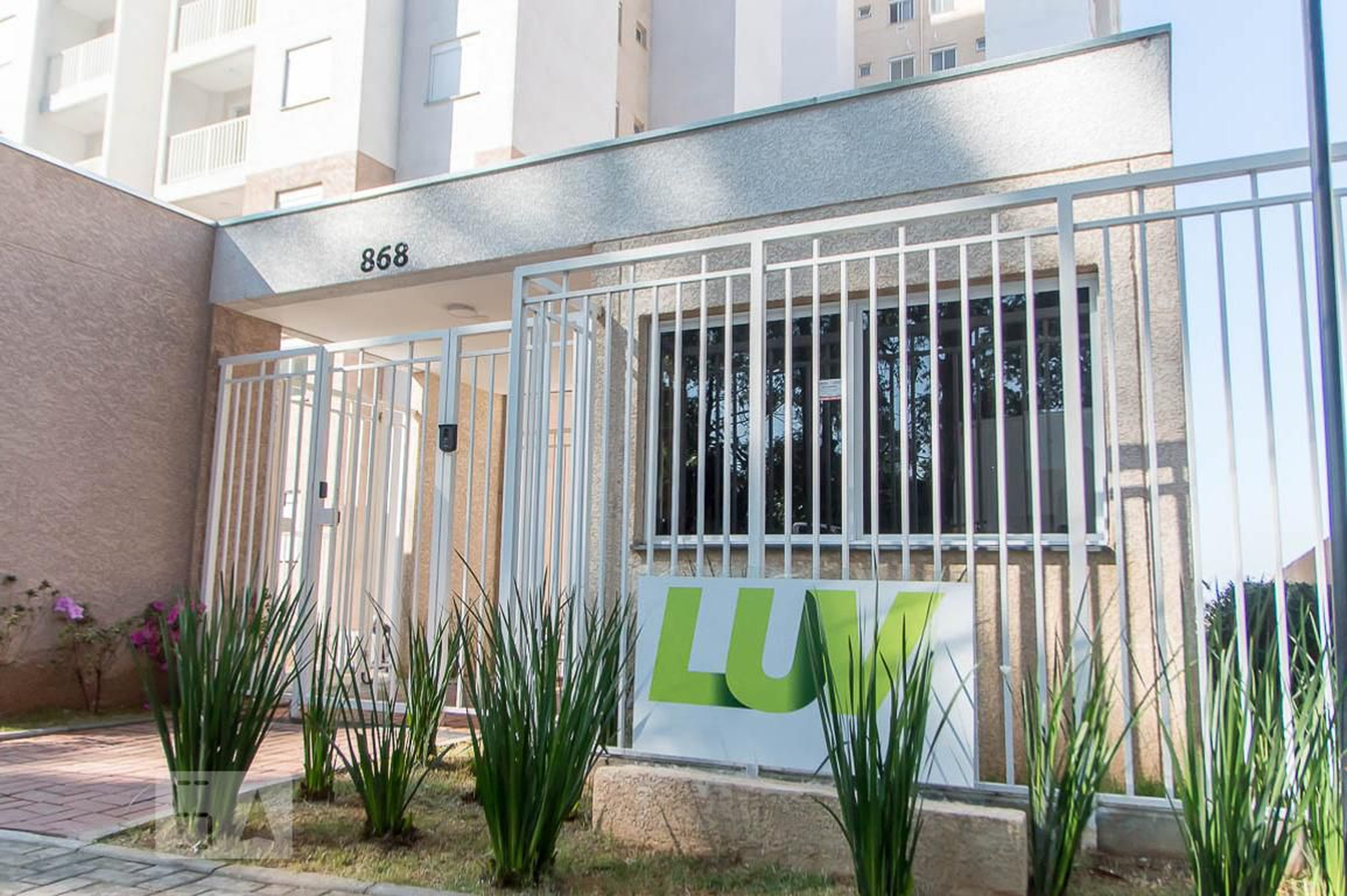 Fachada do Condomínio Condomínio em Avenida Curió, 858