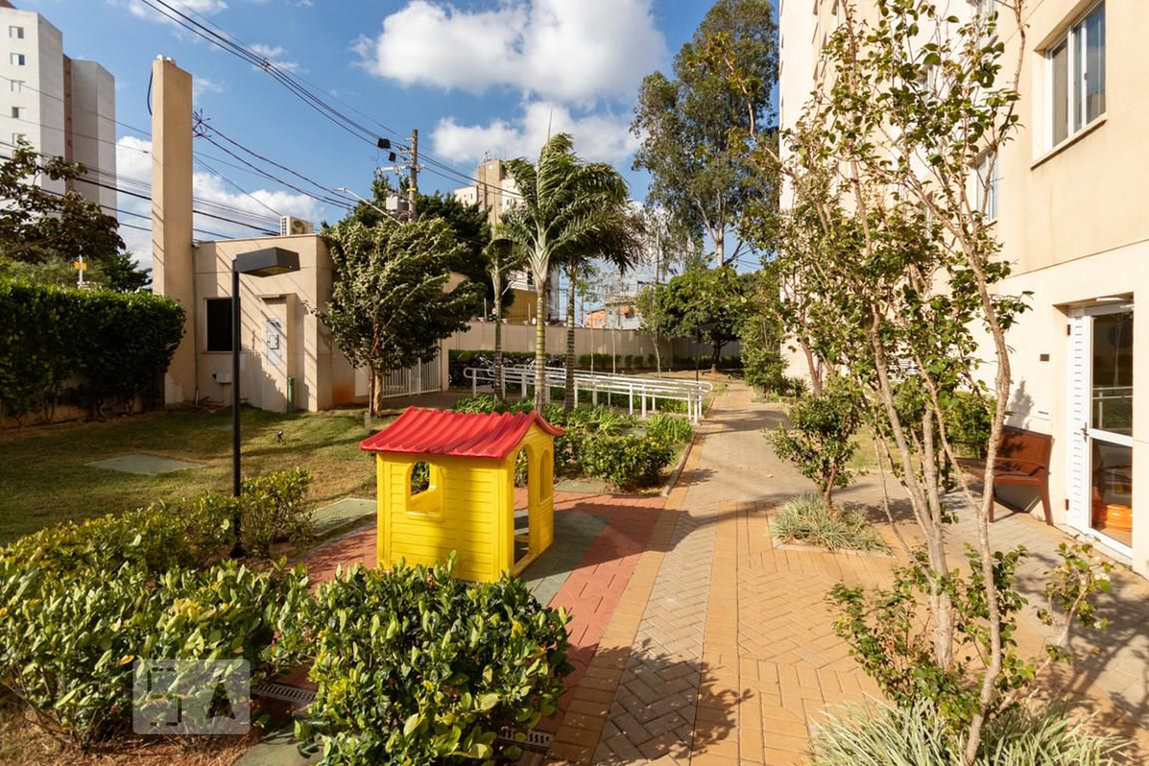 Playground Condomínio em Rua Abel Tavares, 141