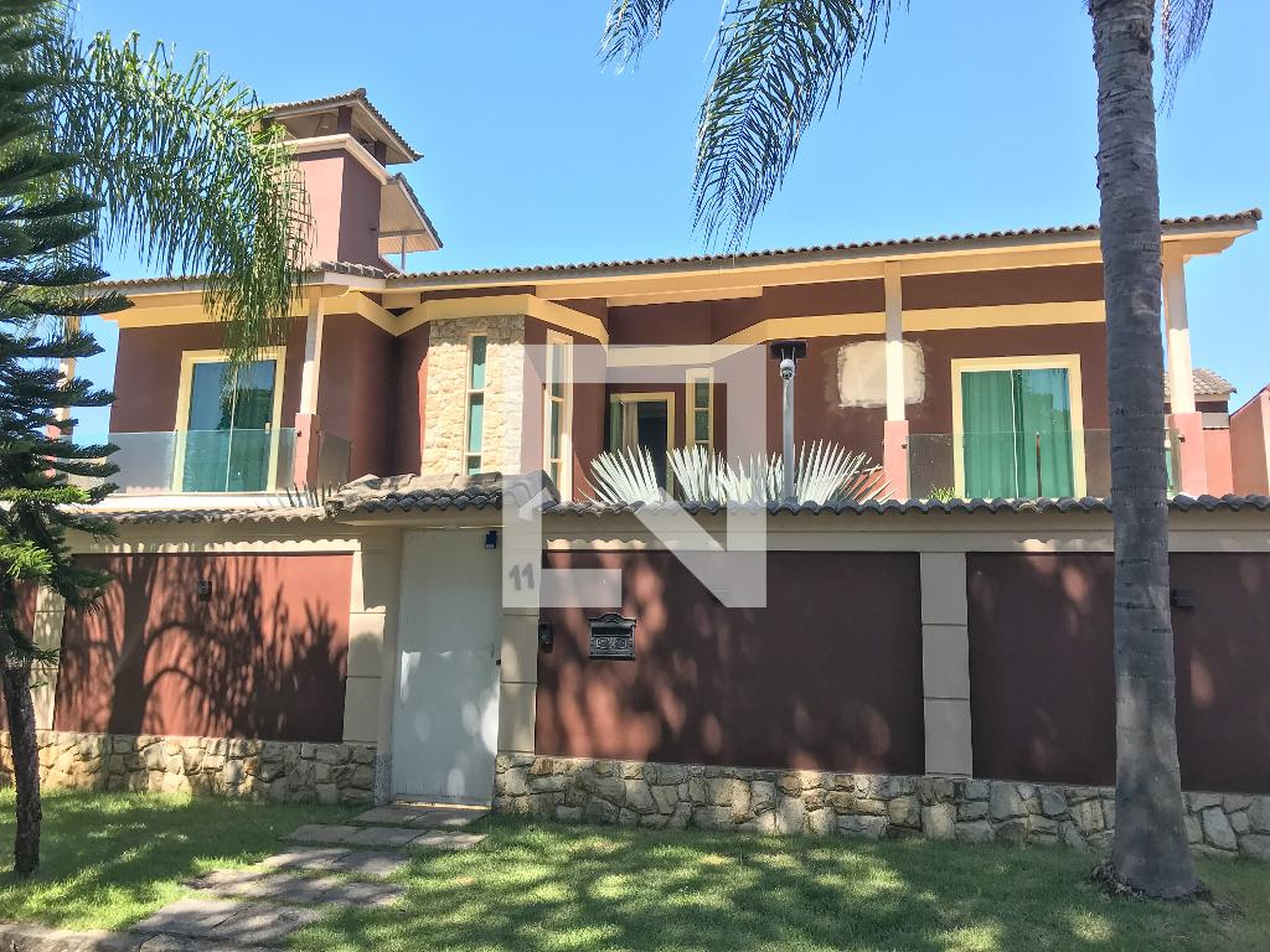 Fachada Condomínio em Rua Silvestre Travassos, 11