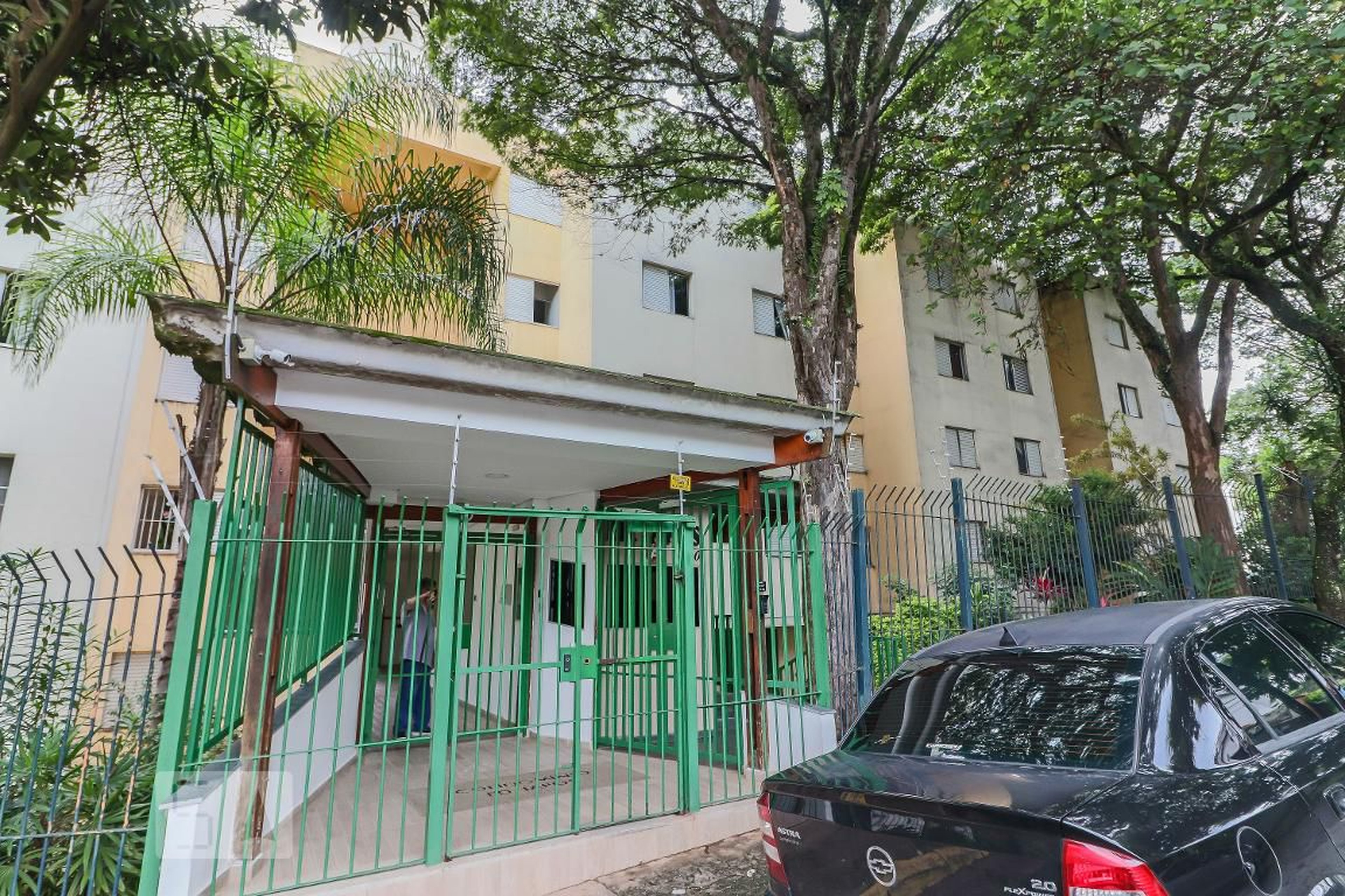 Fachada do Condomínio Edifício Iapos