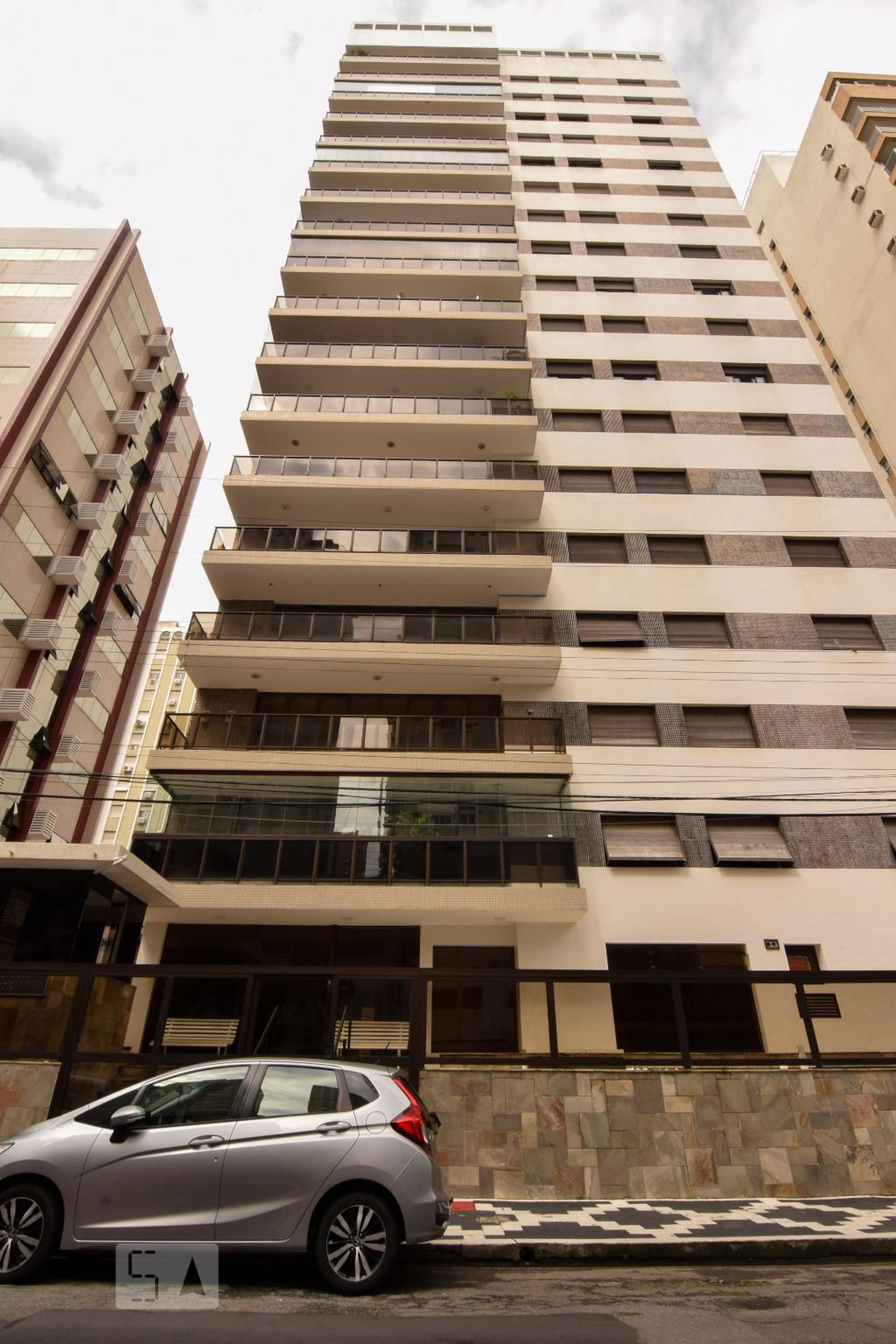 Fachada Condomínio em Rua Comendador Vicente Gagliano, 79