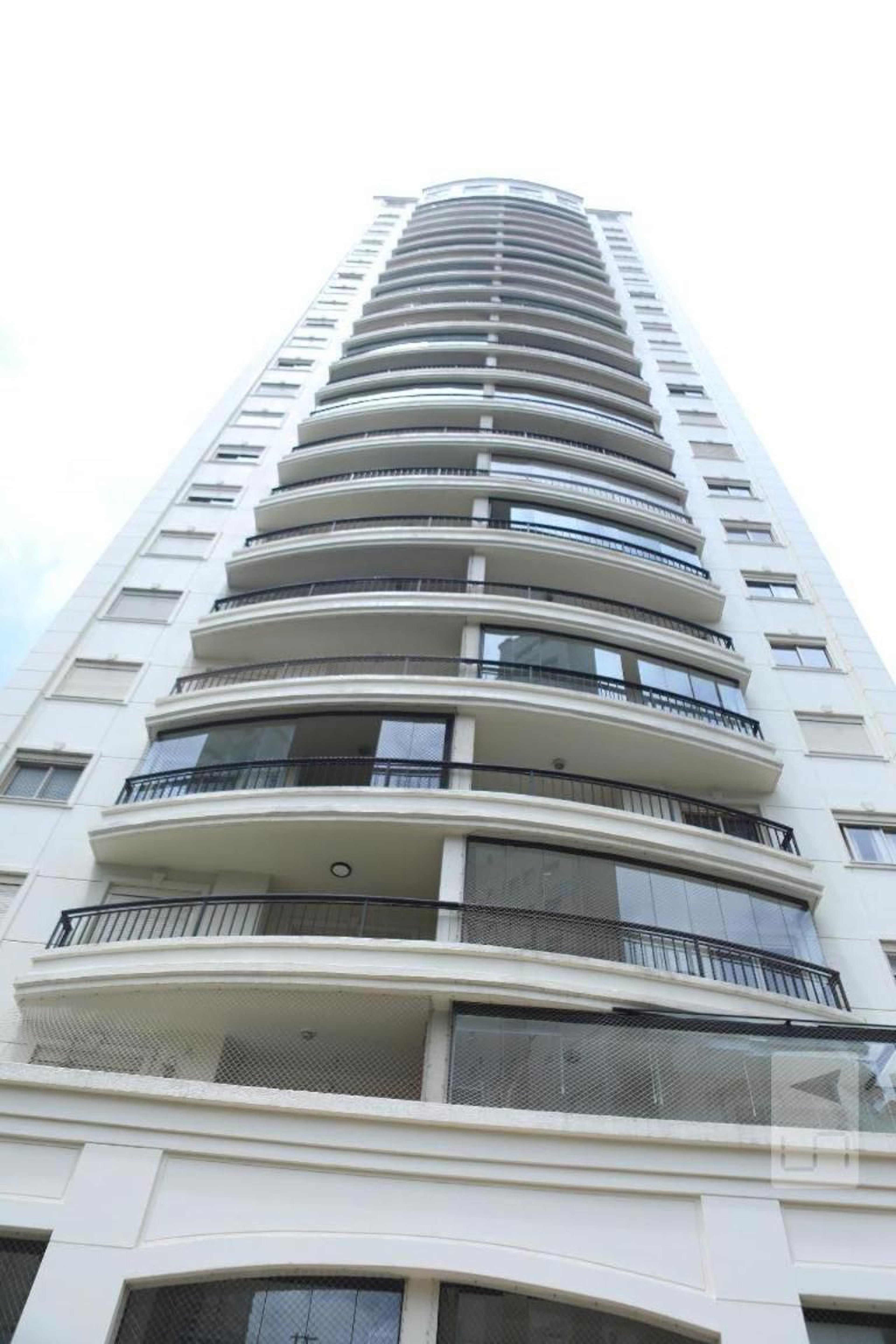 Fachada do Prédio Condomínio em Rua Garapeba, 312