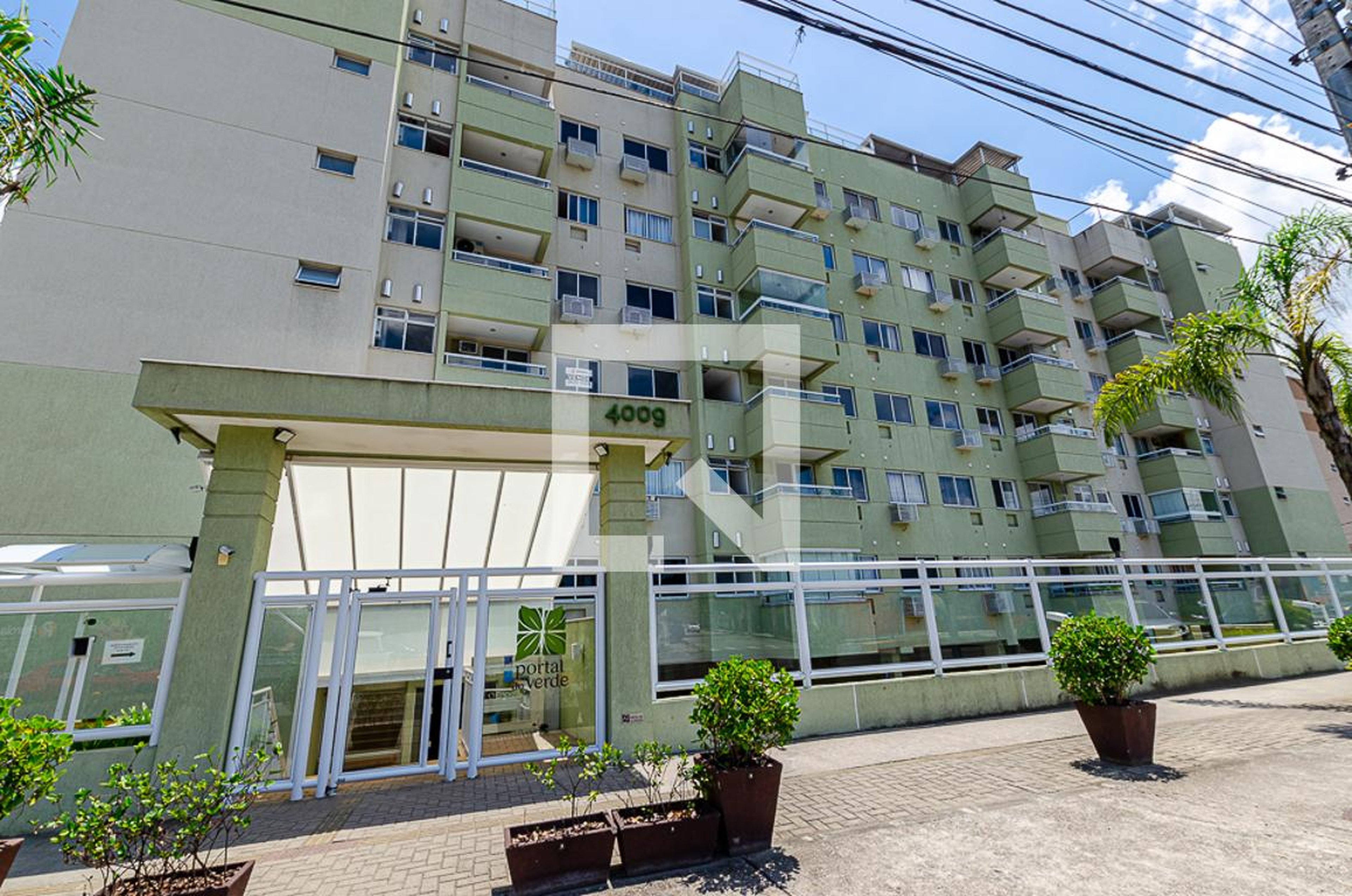 Fachada Condomínio em Estrada Caetano Monteiro, 2822