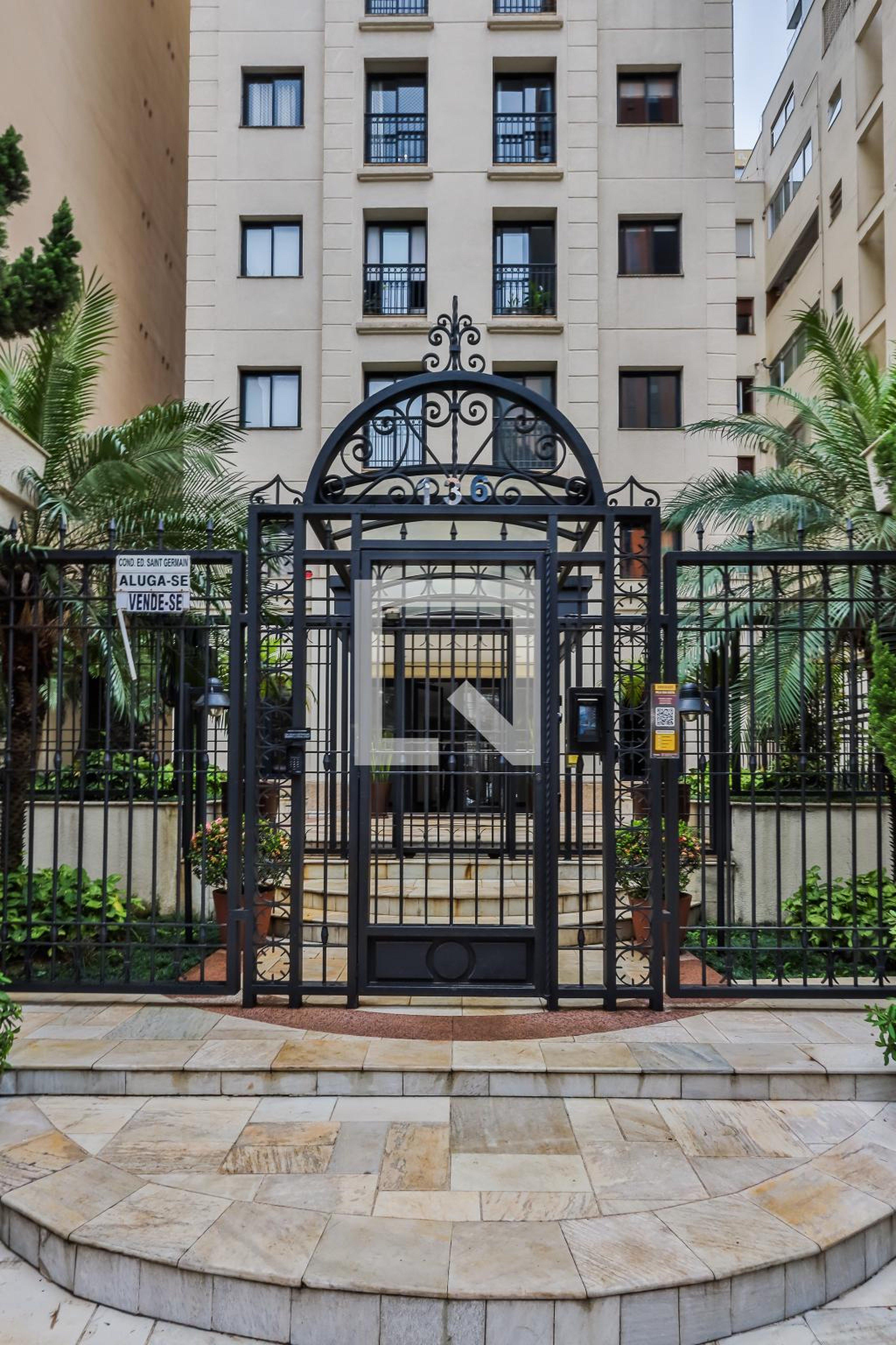 Fachada do Condomínio Edifício Saint Germain