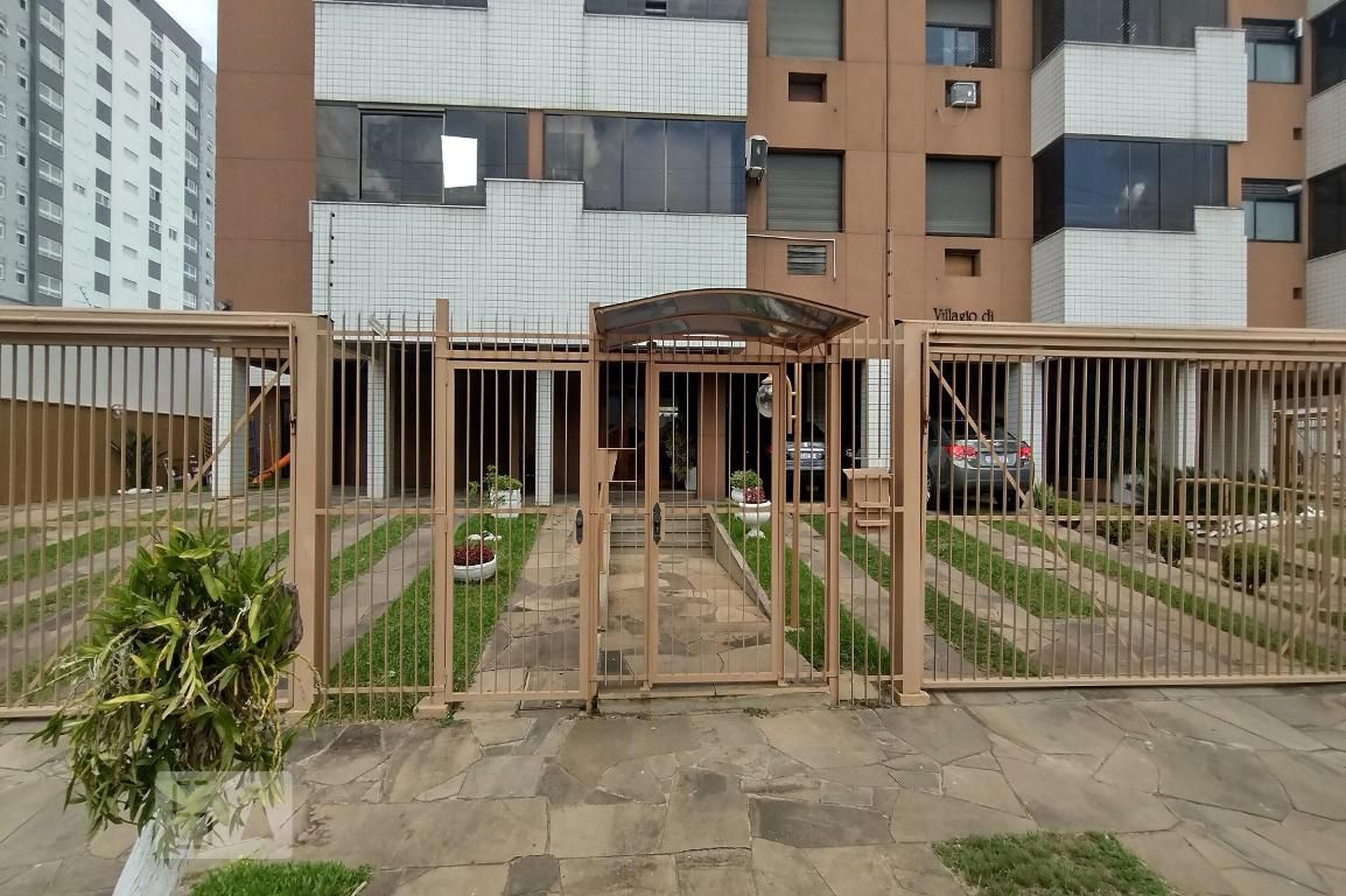 Fachada do Condomínio Condomínio em Rua Rodolfo Simch, 435