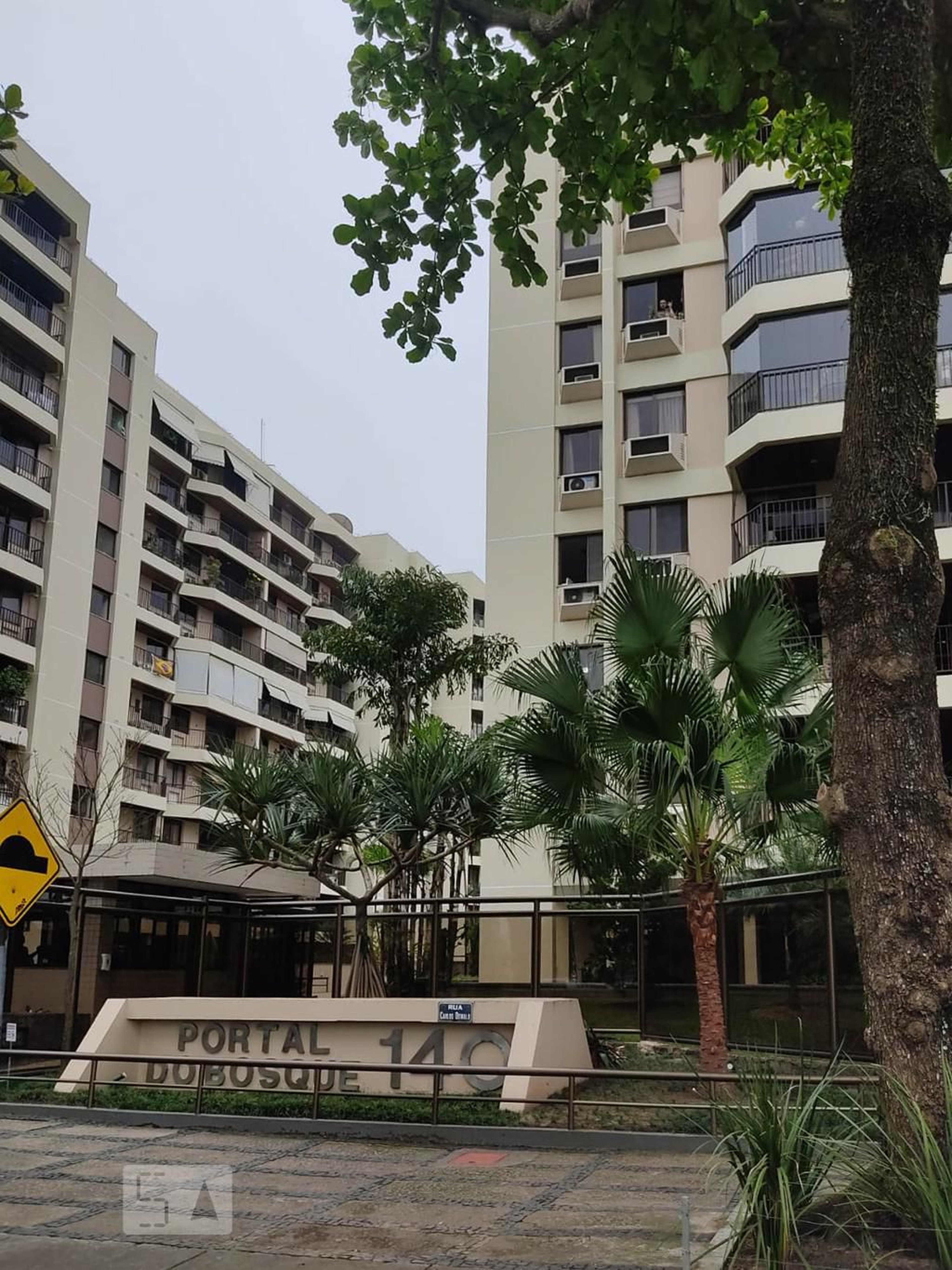 Fachada do Condomínio Condomínio Portal do Bosque