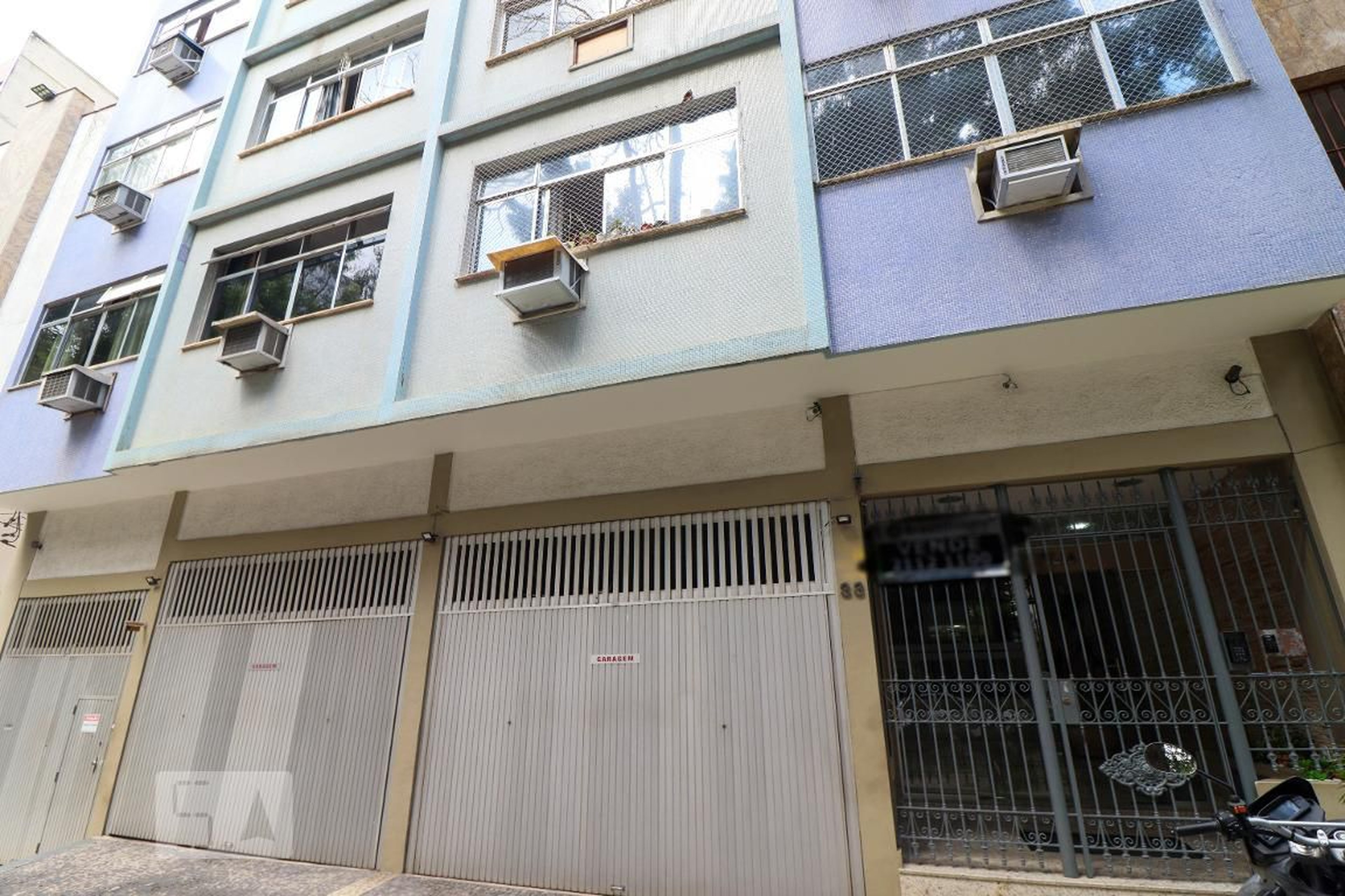 Fachada Condomínio em Rua Rêgo Lopes, 33