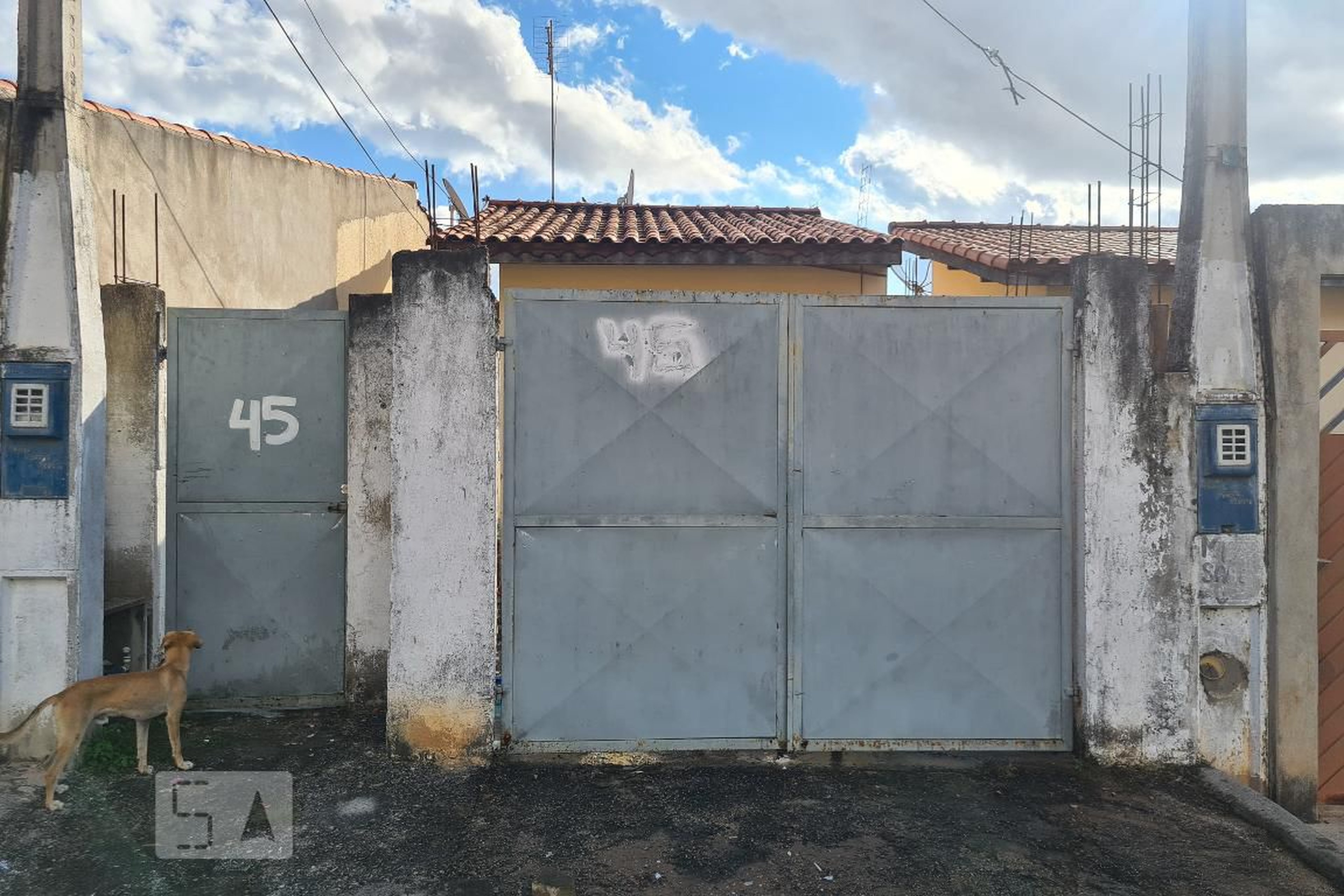 Fachada Condomínio em Rua Mário Jonas, 45