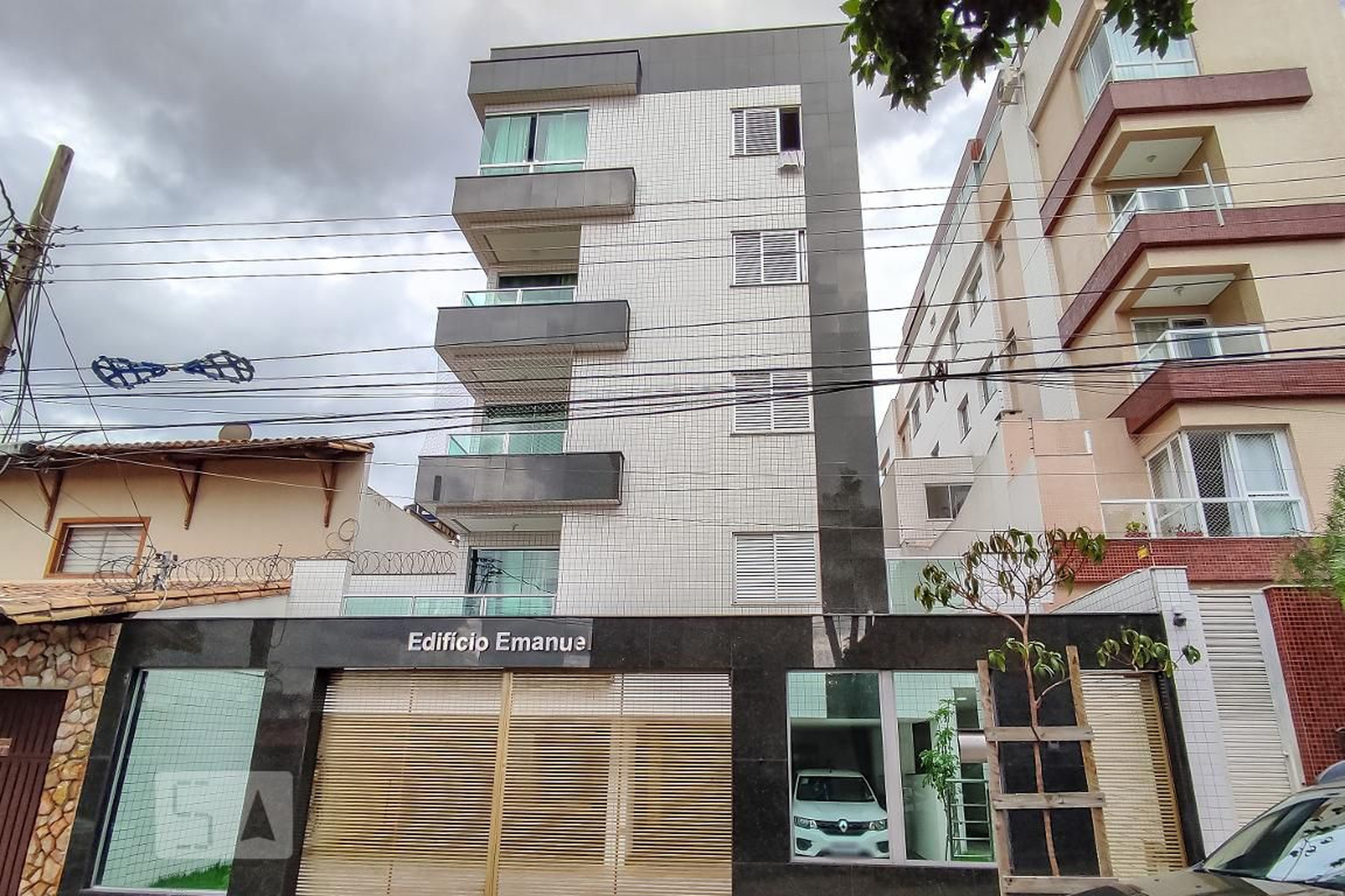 Fachada Condomínio em Rua Carmelita Índia do Brasil, 53