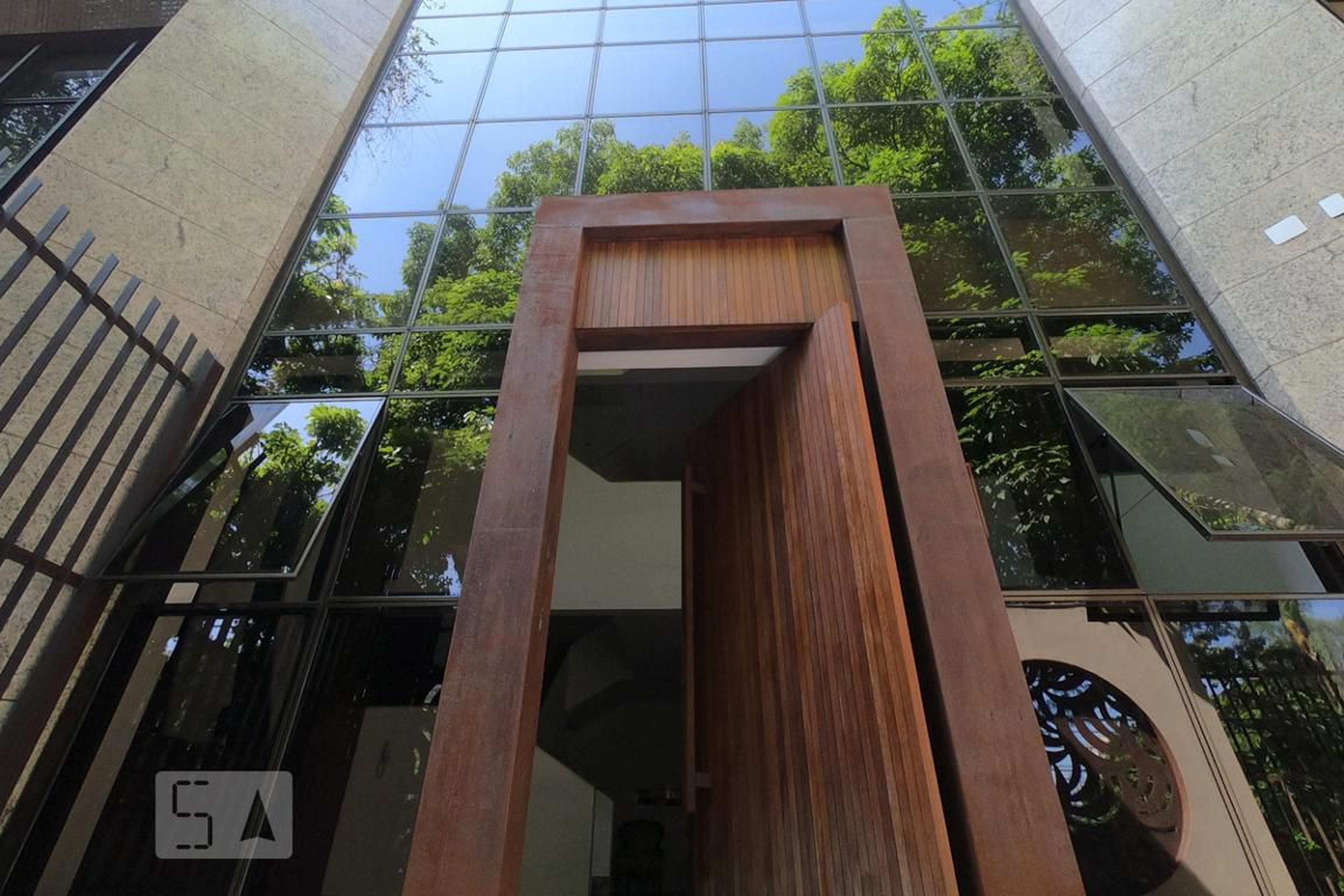 Hall Social - Falstaff House