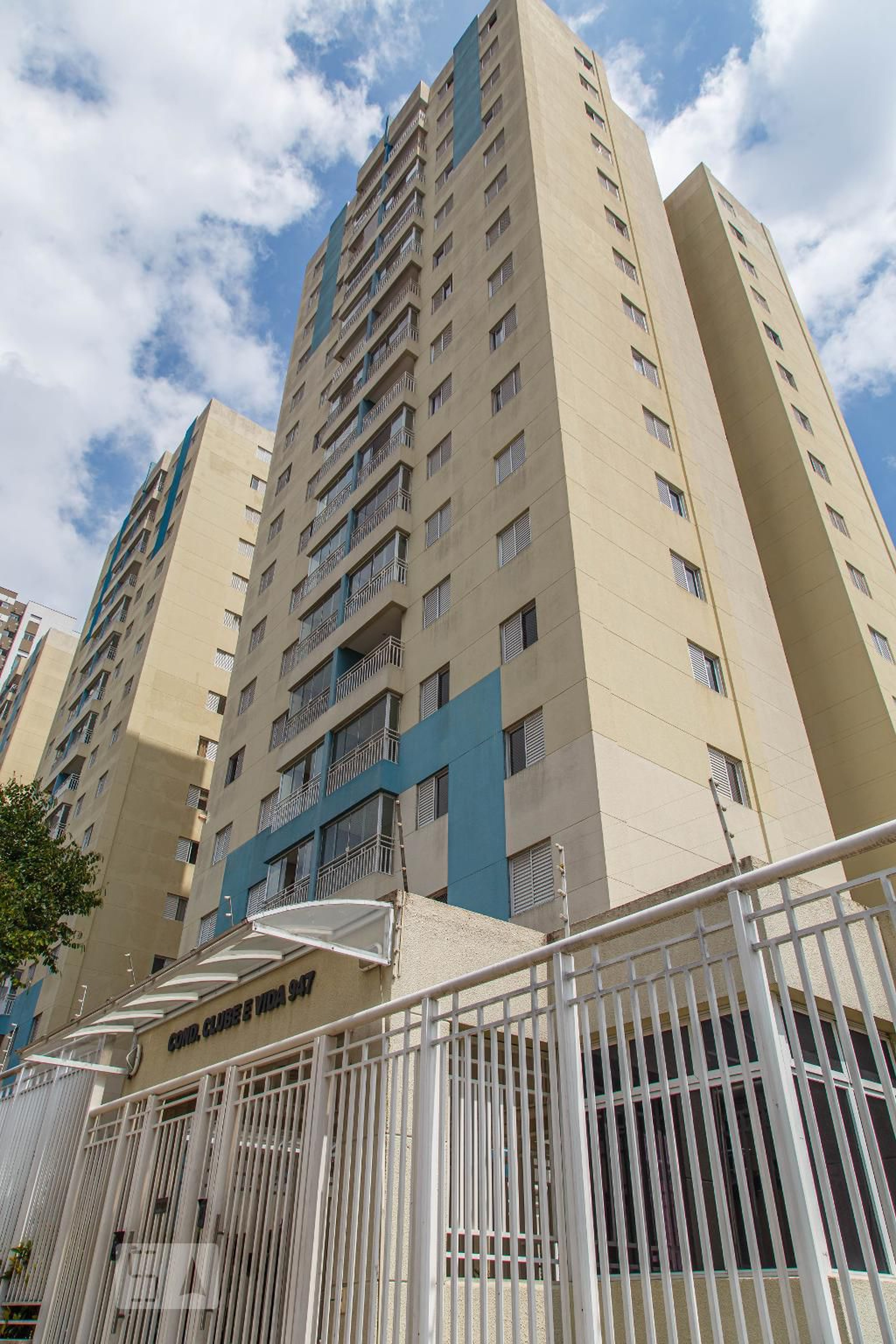 Fachada Condomínio em Rua Coronel Pedro Dias de Campos, 90