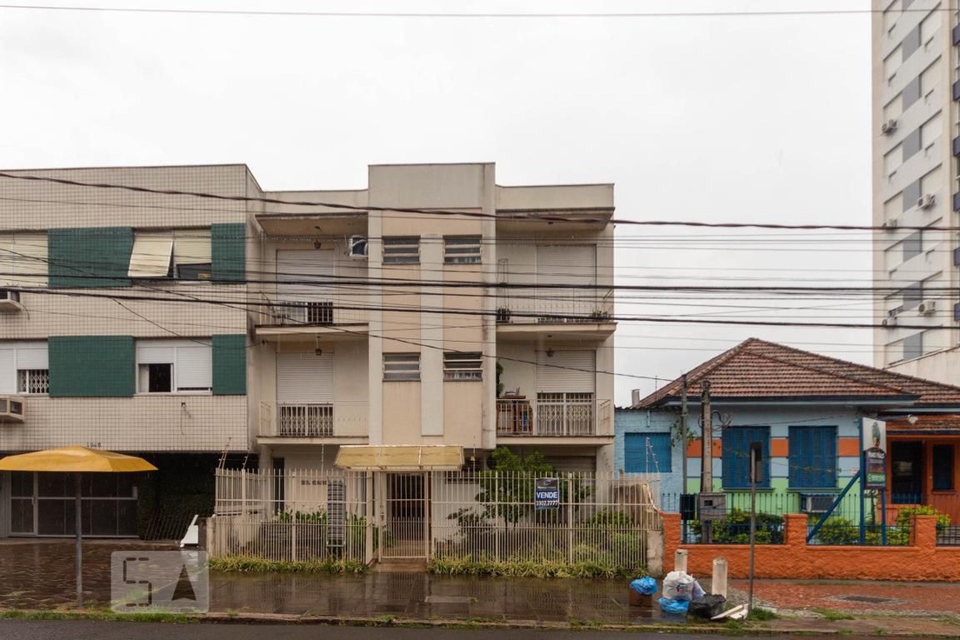 Fachada Condomínio em Rua Vicente da Fontoura, 1054