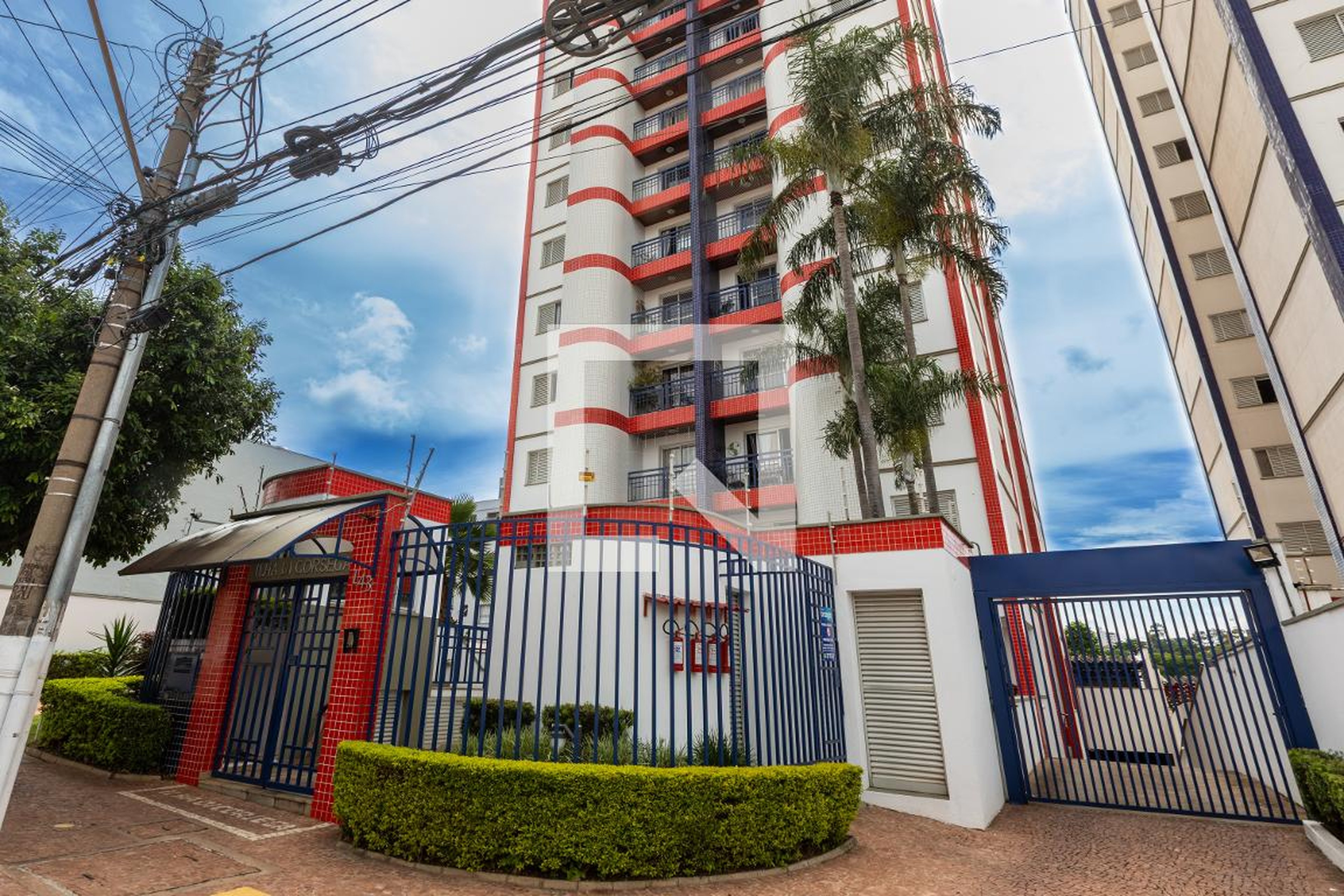 Fachada do Prédio Condomínio Ilha de Corsega