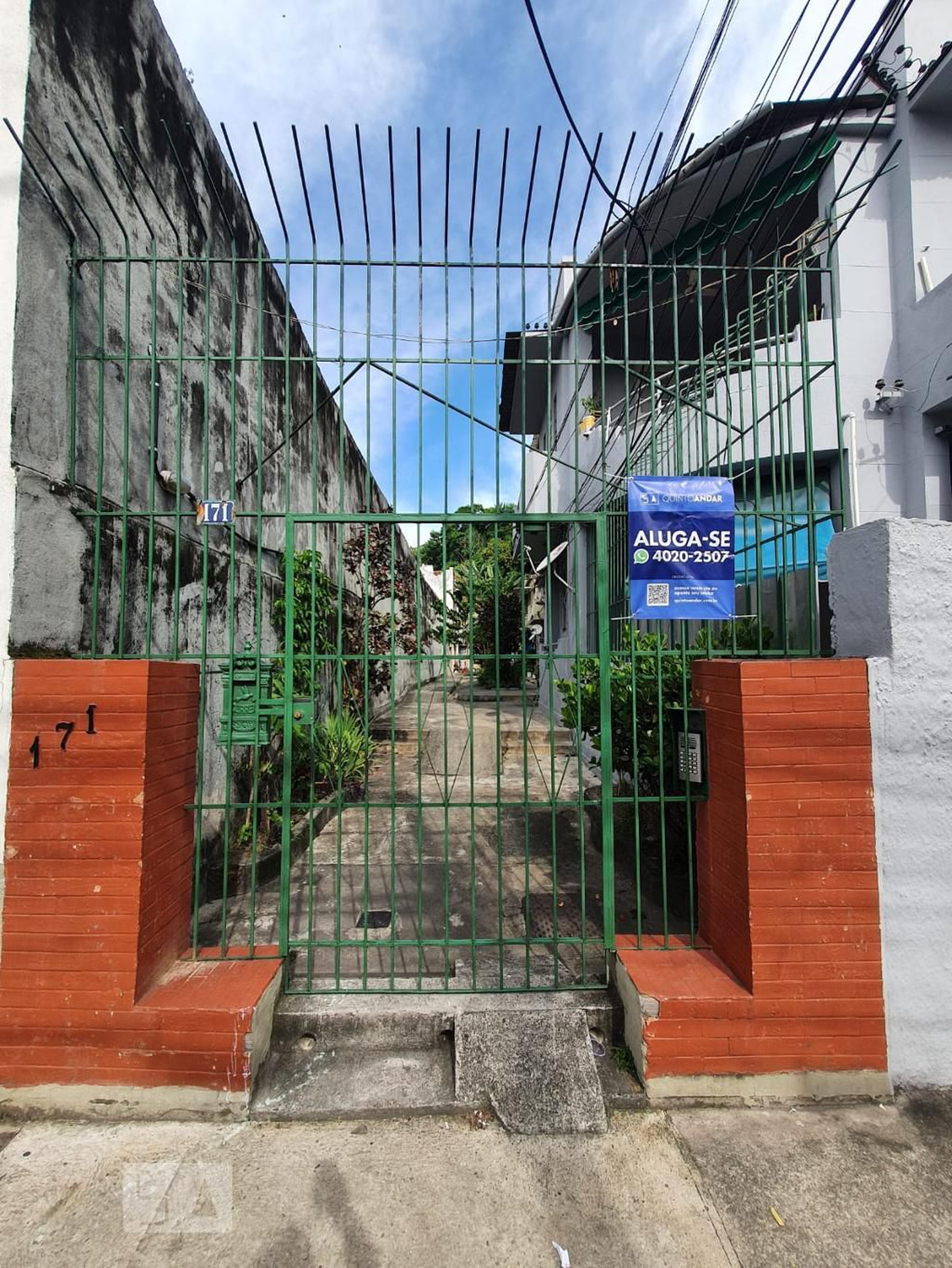 Fachada Condomínio em Rua Aristídes Lôbo, 171