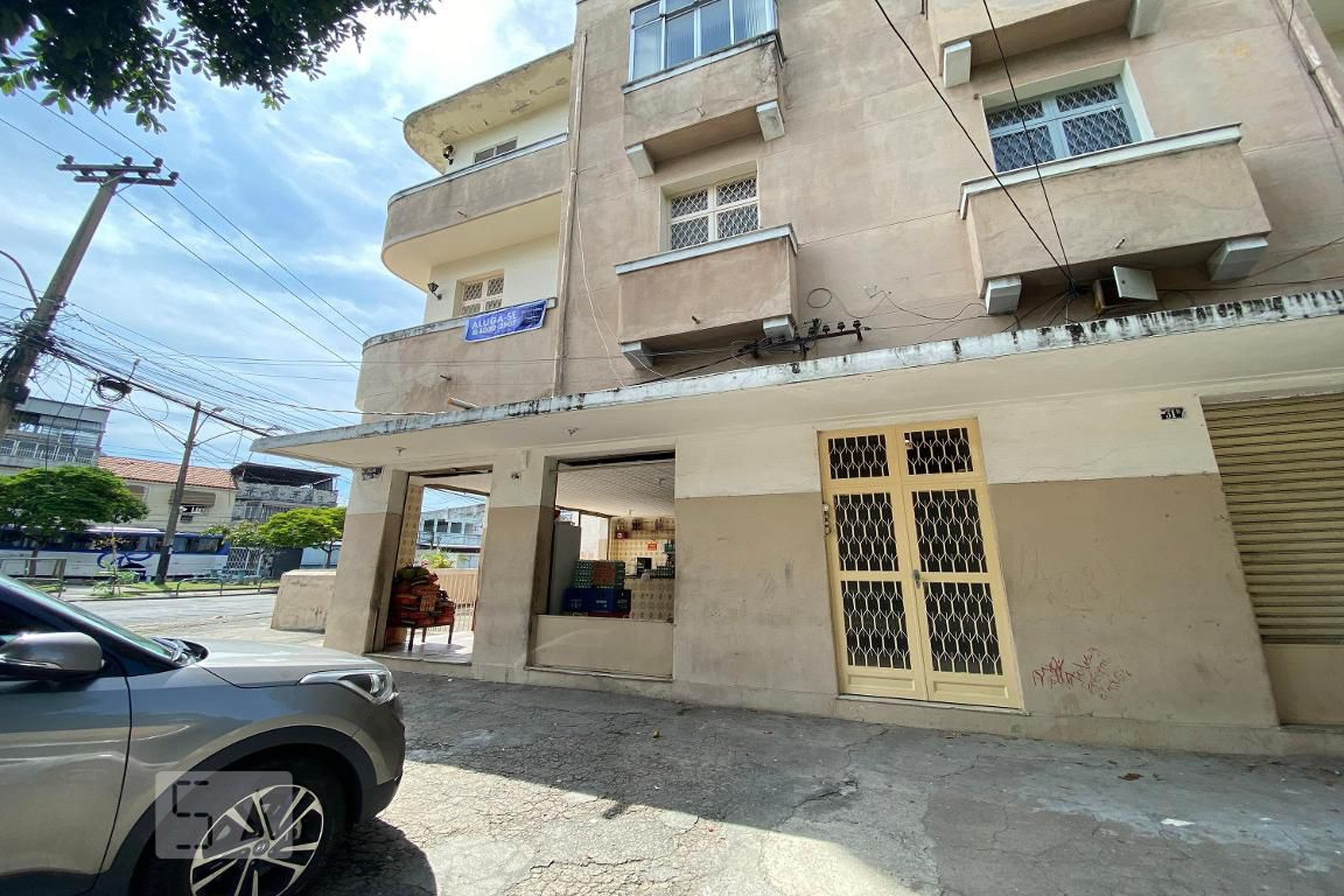 Fachada Condomínio em Rua Doutor Manuel Cotrim, 31