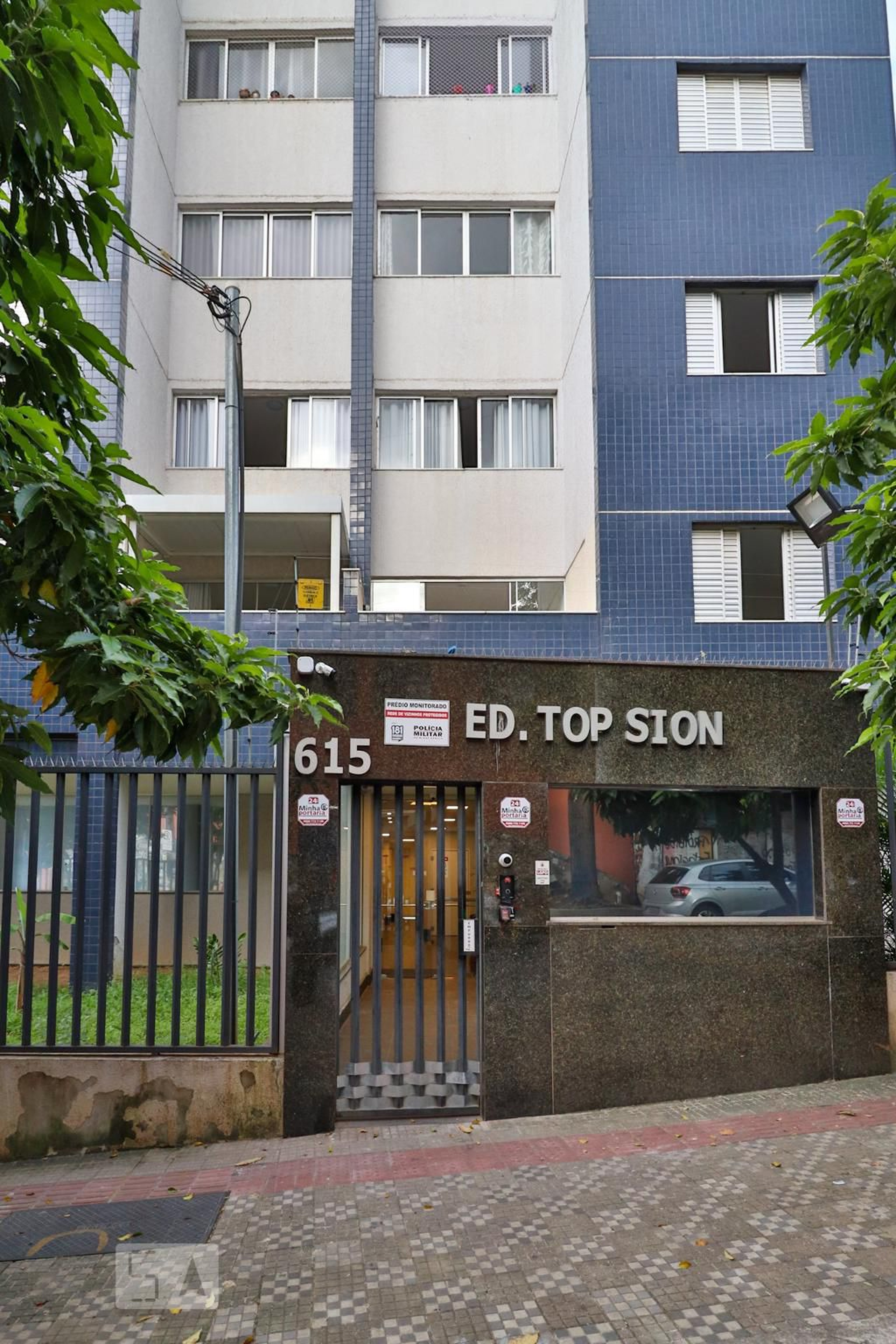 Fachada do Condomínio Edifício Top Sion