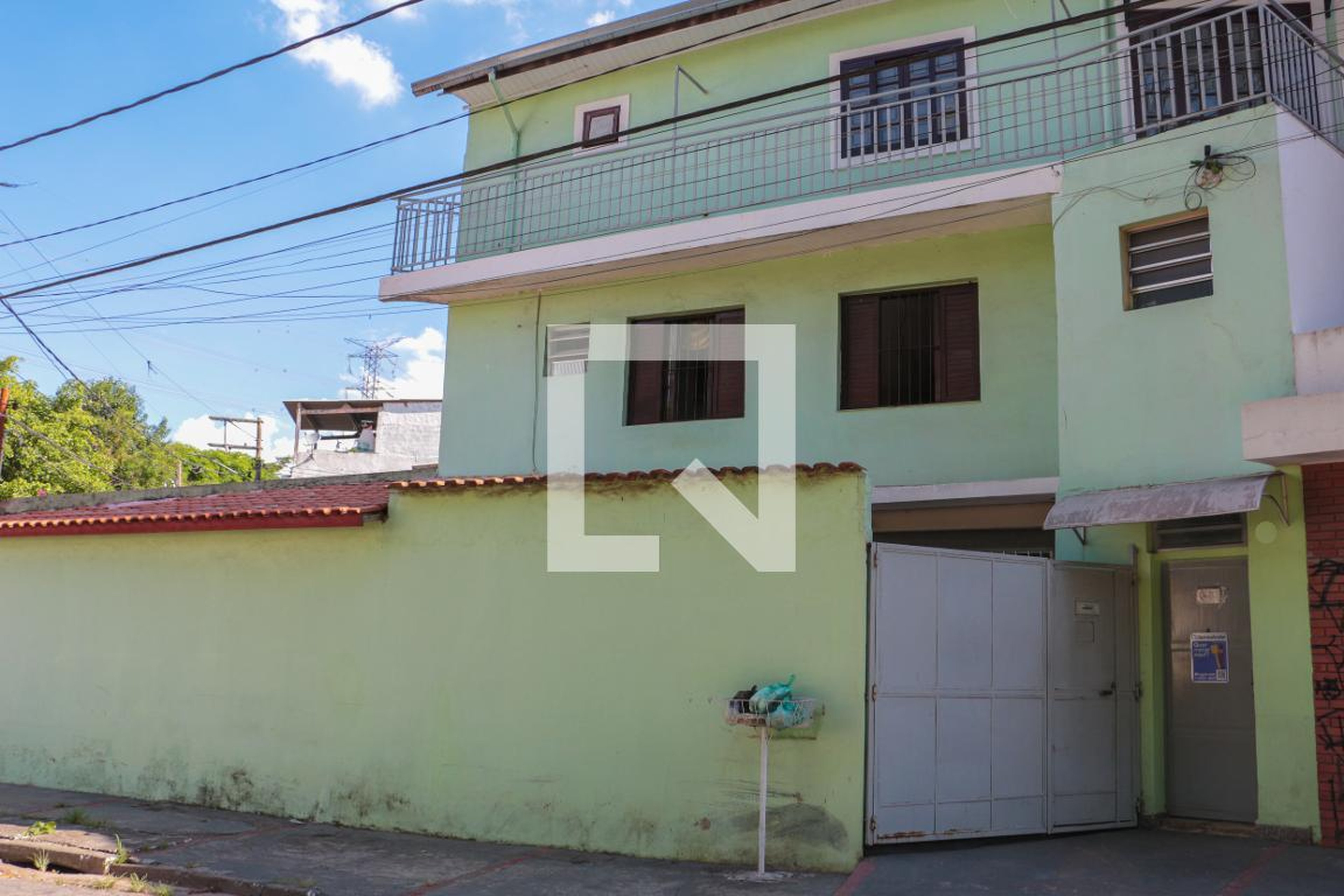 Fachada Condomínio em Rua Ester Hegedus 19, 19