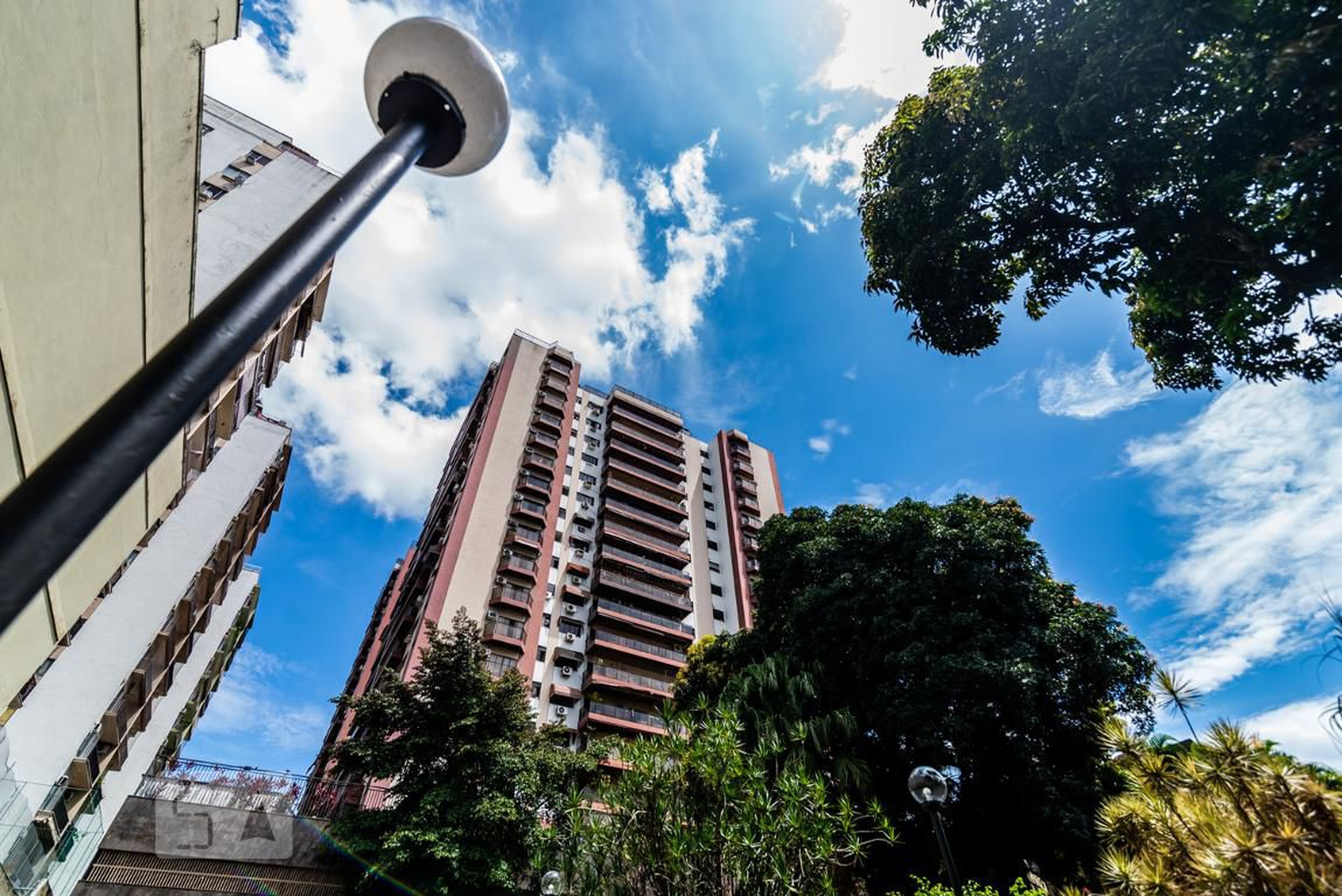 Fachada Condomínio em Rua Dona Maria, 61