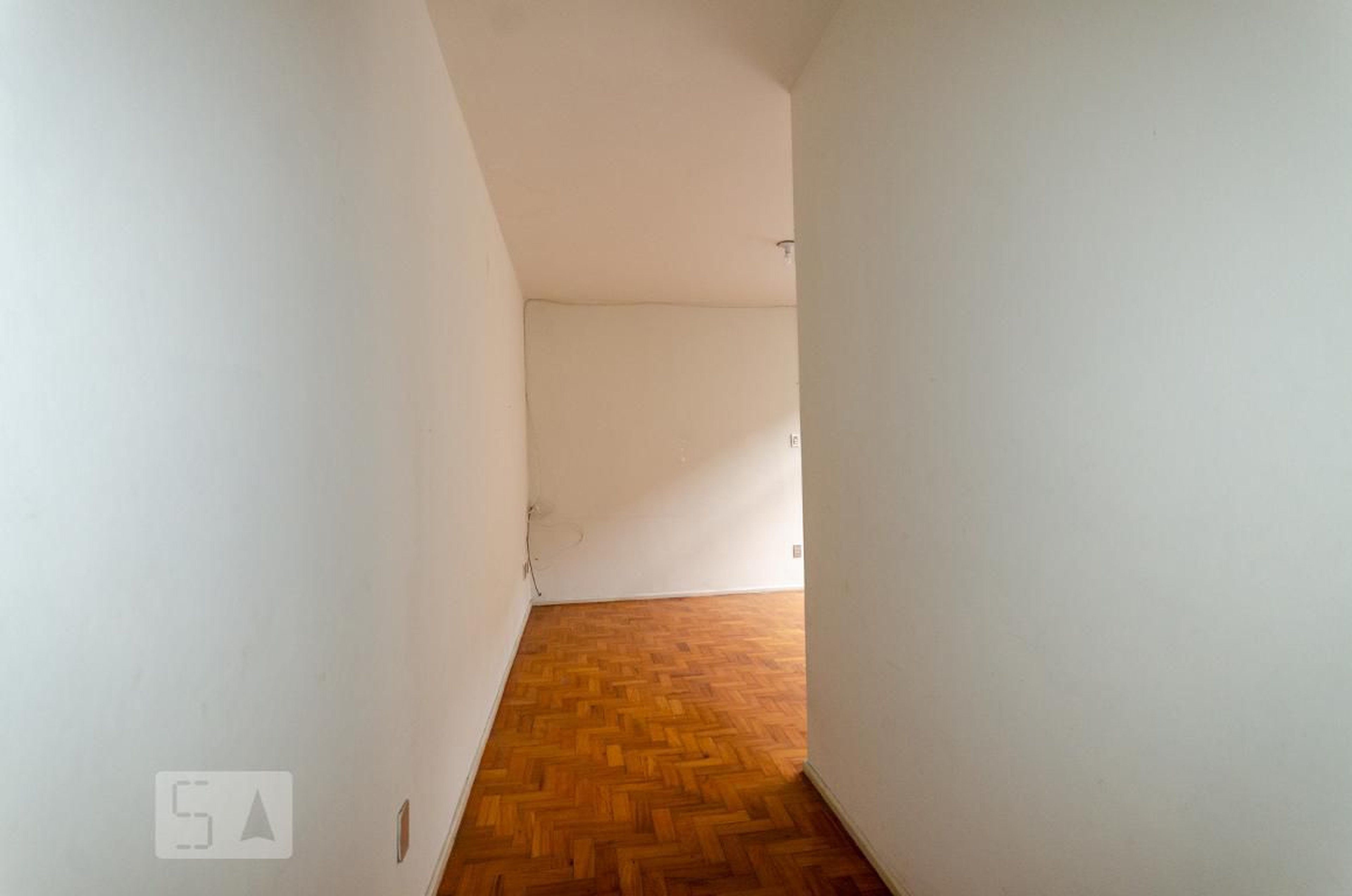 Entrada Condomínio em Ladeira do Desterro, 41