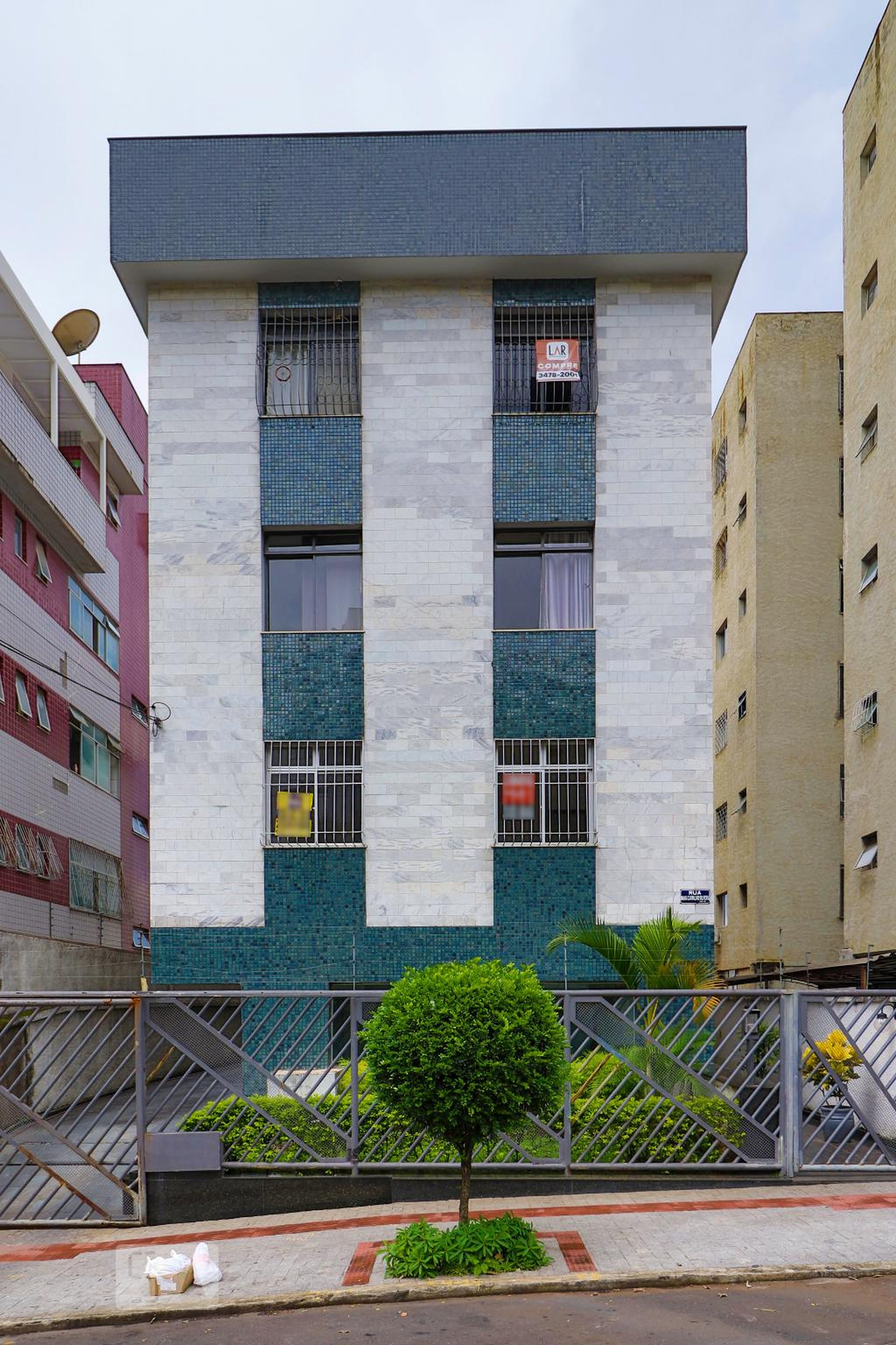 Fachada do Prédio Condomínio em Rua Wânia Carvalho Silveira, 95