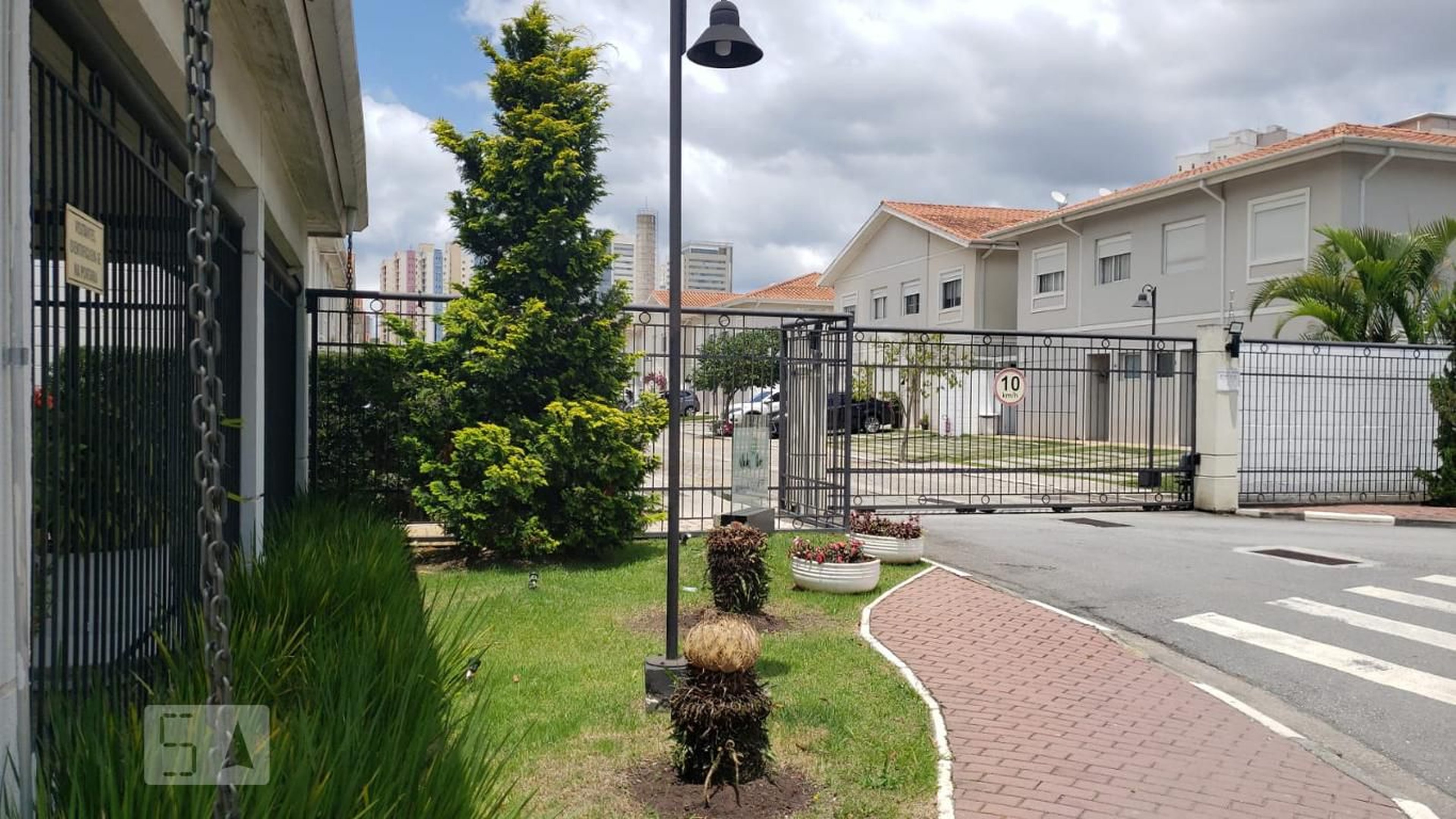 Fachada Condomínio Vila das Flores Margaridas