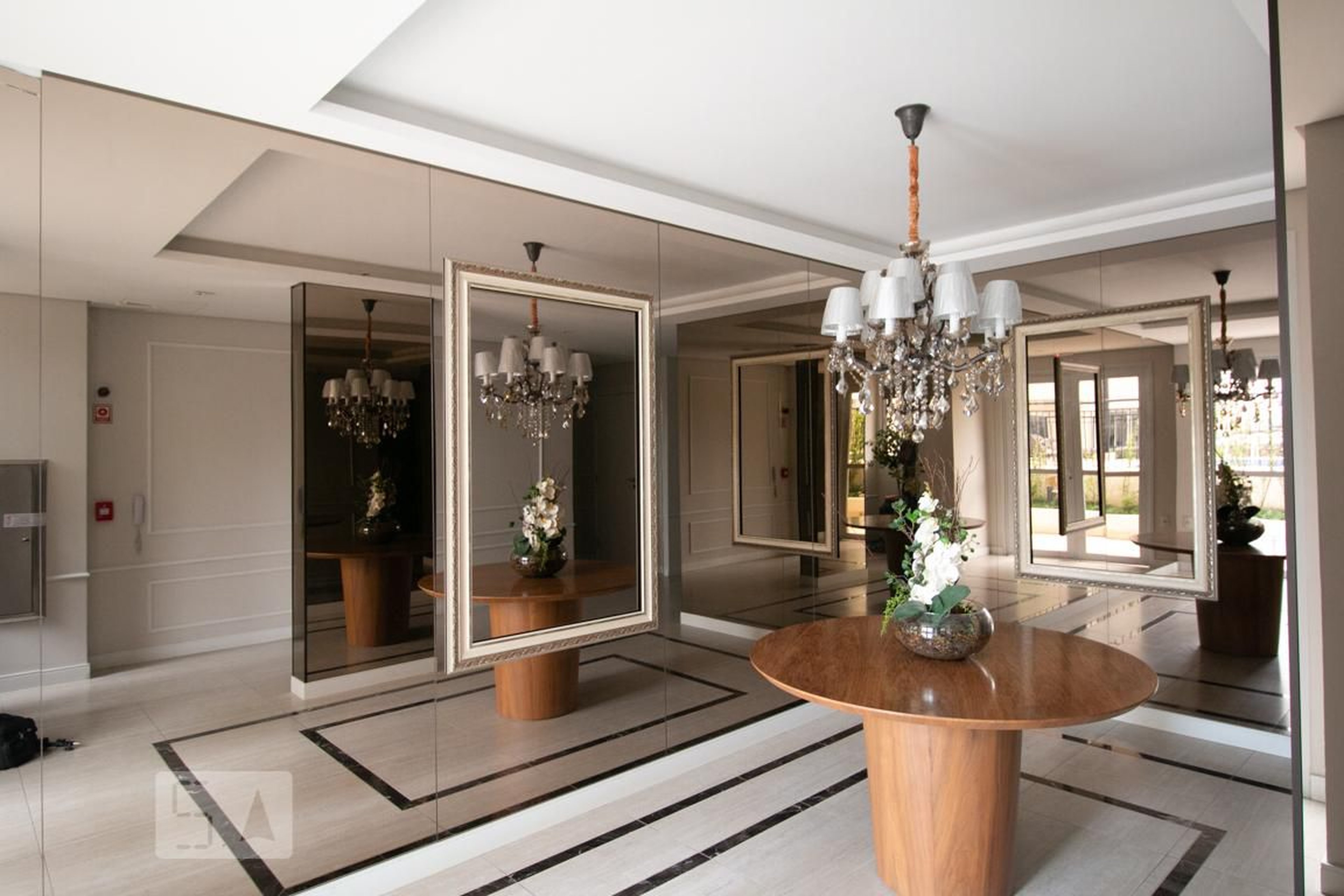 Hall social Condomínio em Rua Ernesto de Castro, 1410