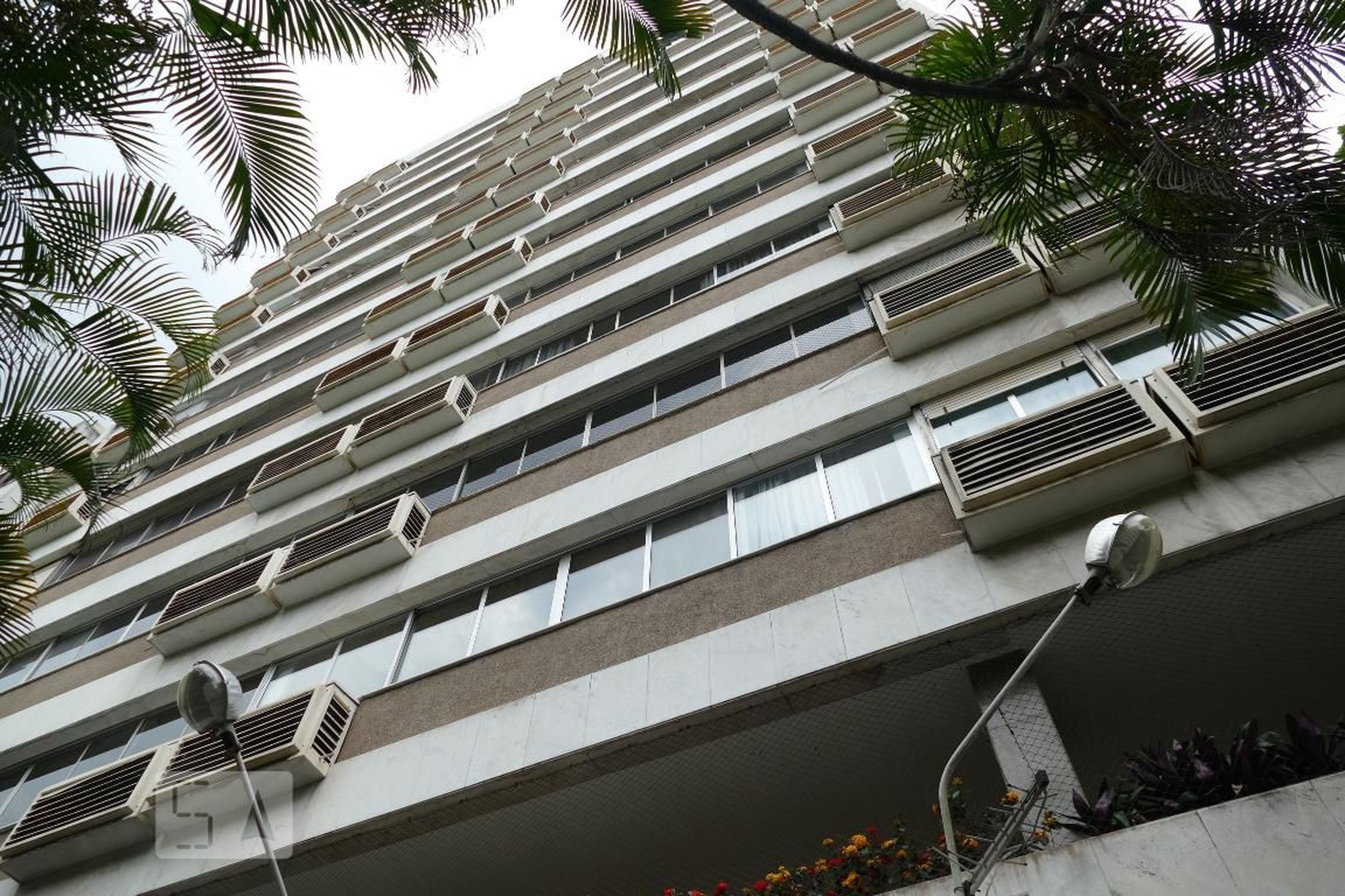 Fachada Condomínio em Avenida Afrânio de Melo Franco, 75