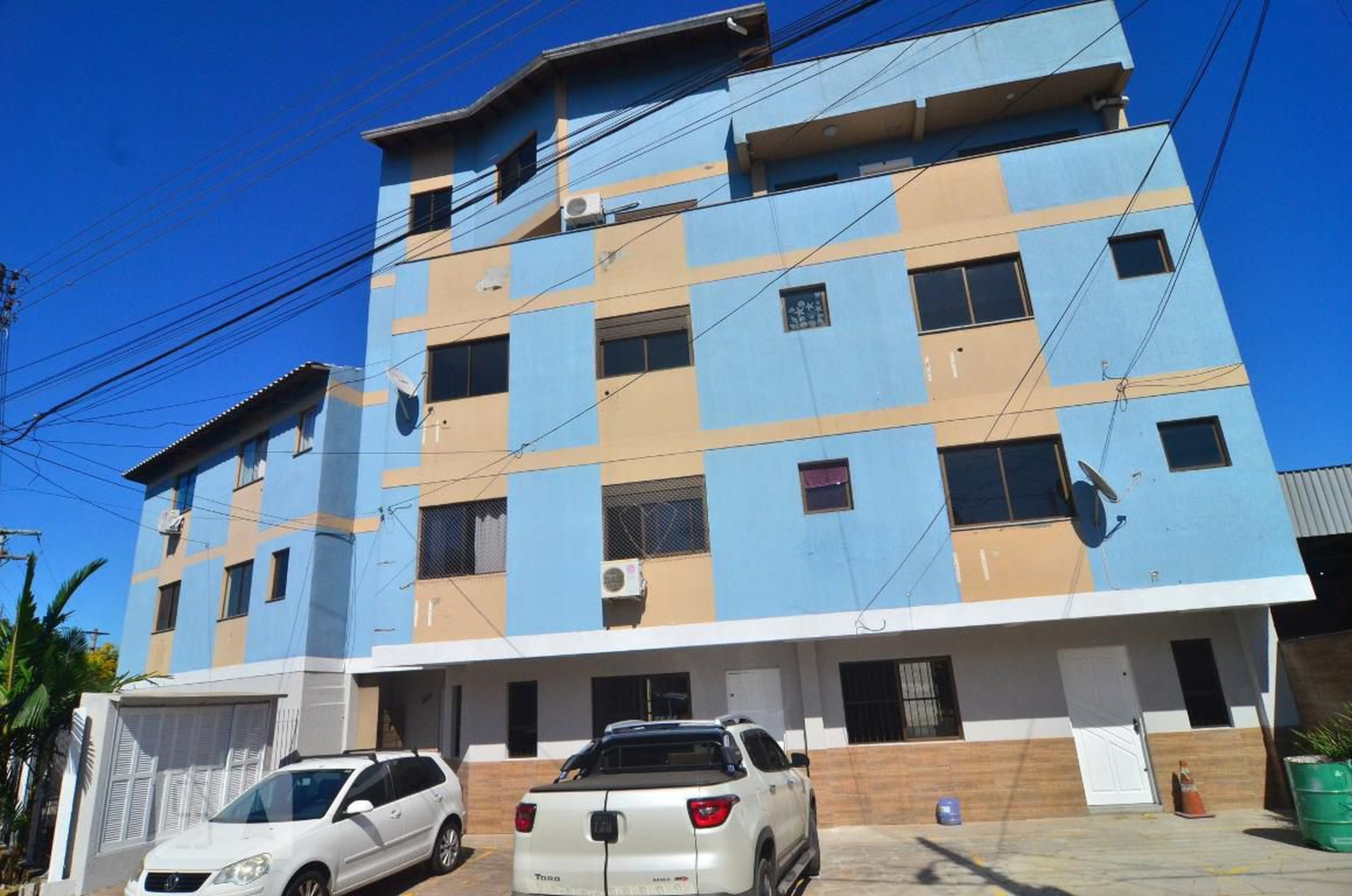 Fachada Condomínio em Rua Marquês de Olinda, 380