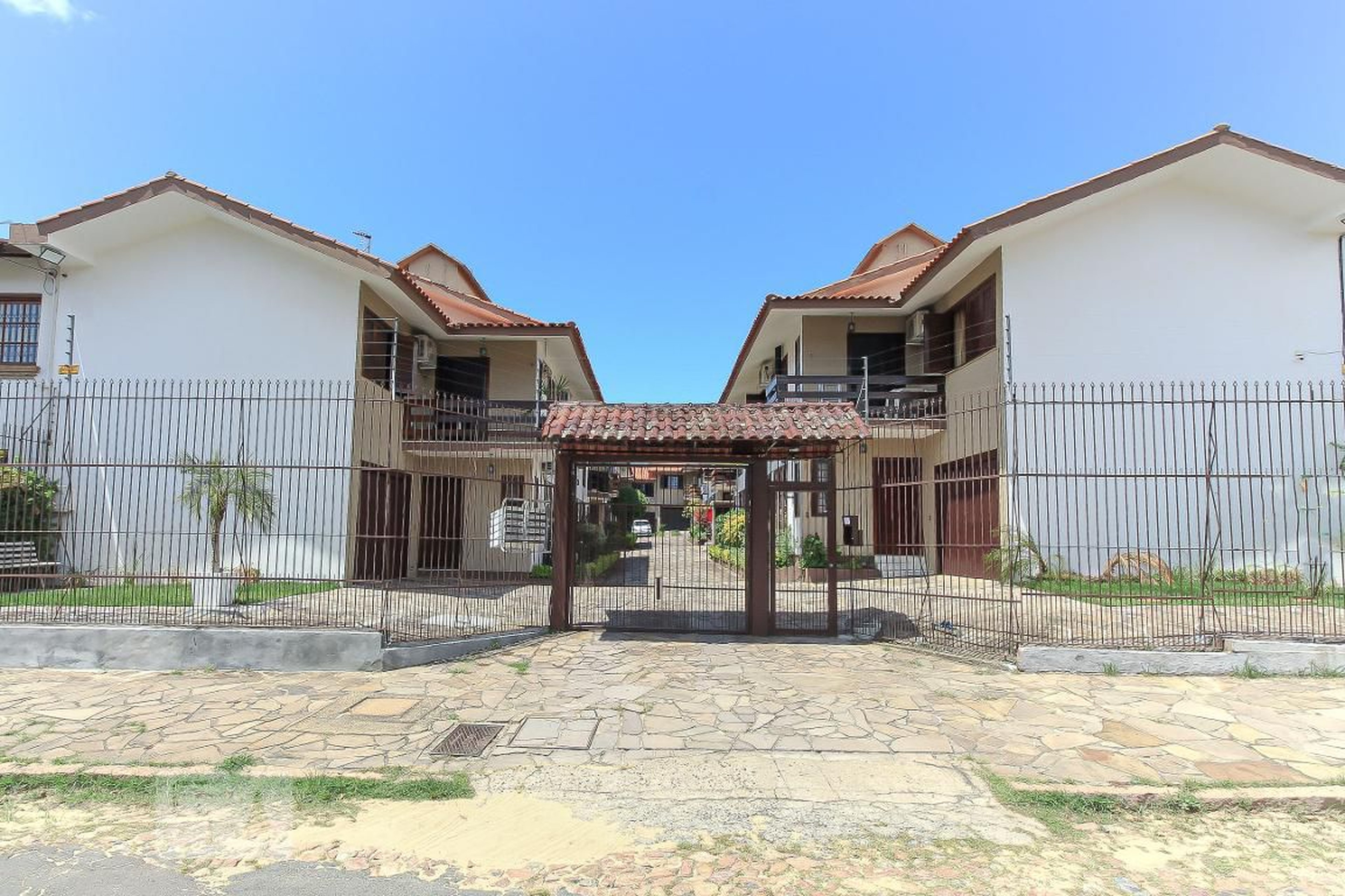 Fachada do Condomínio Condomínio em Rua Doutor Mário Totta, 1925