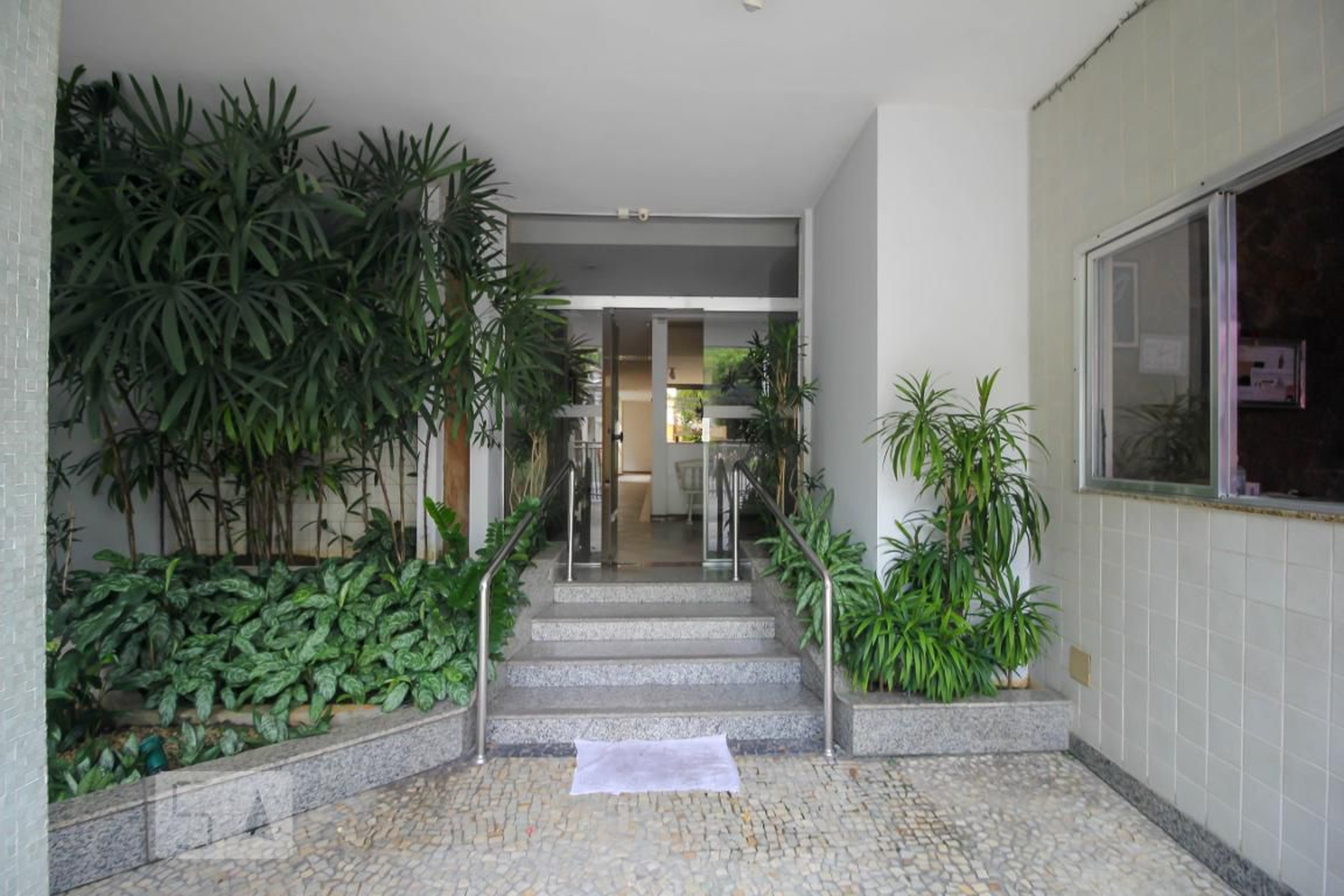 Entrada do Prédio - Edifício Dom Raul