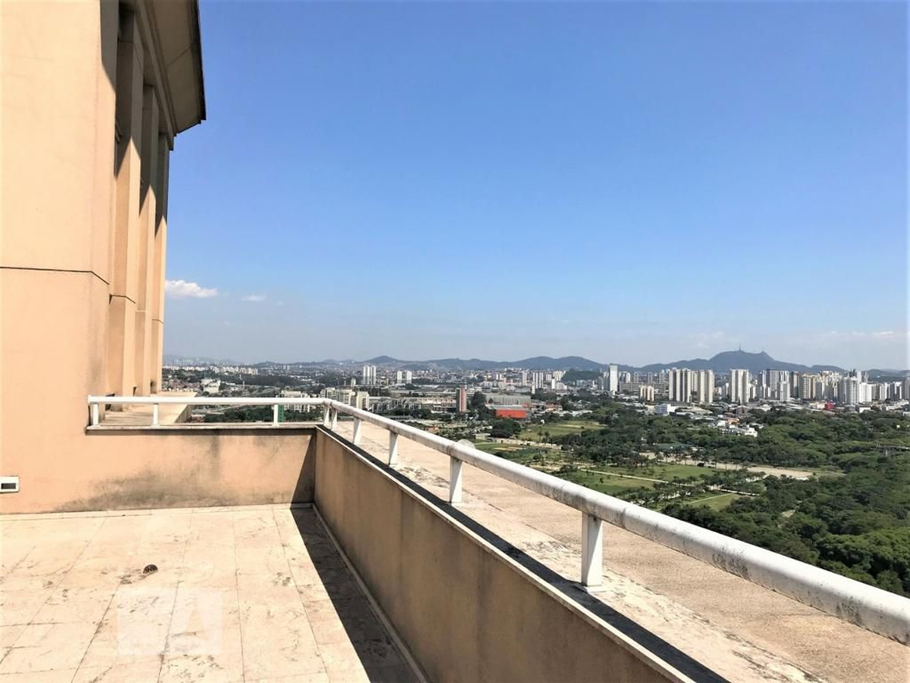 Área Externa Condomínio em Praça das Nações Unidas, 4797