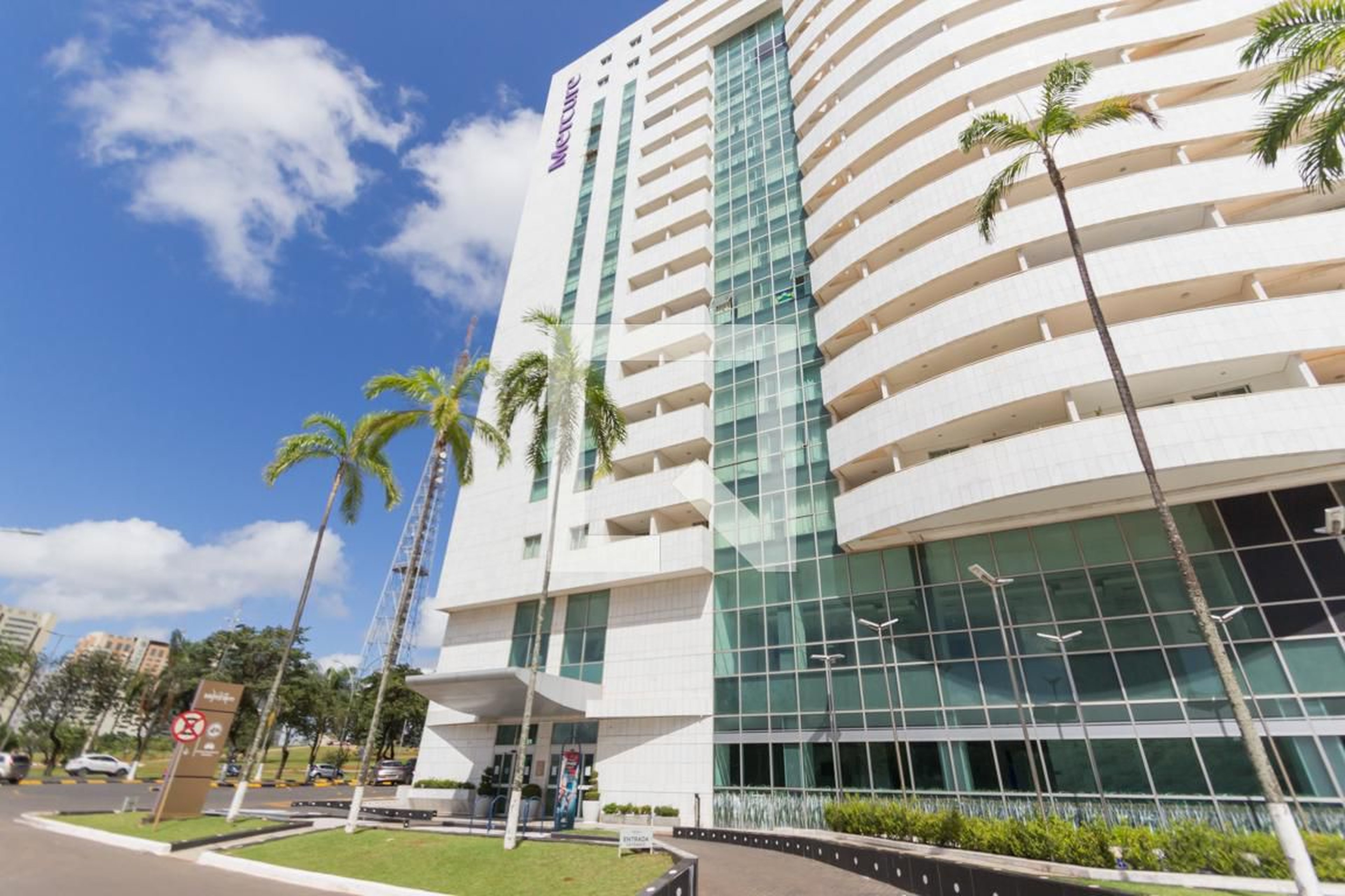 Fachada Condomínio em SHN Quadra 1 Bloco E, 5