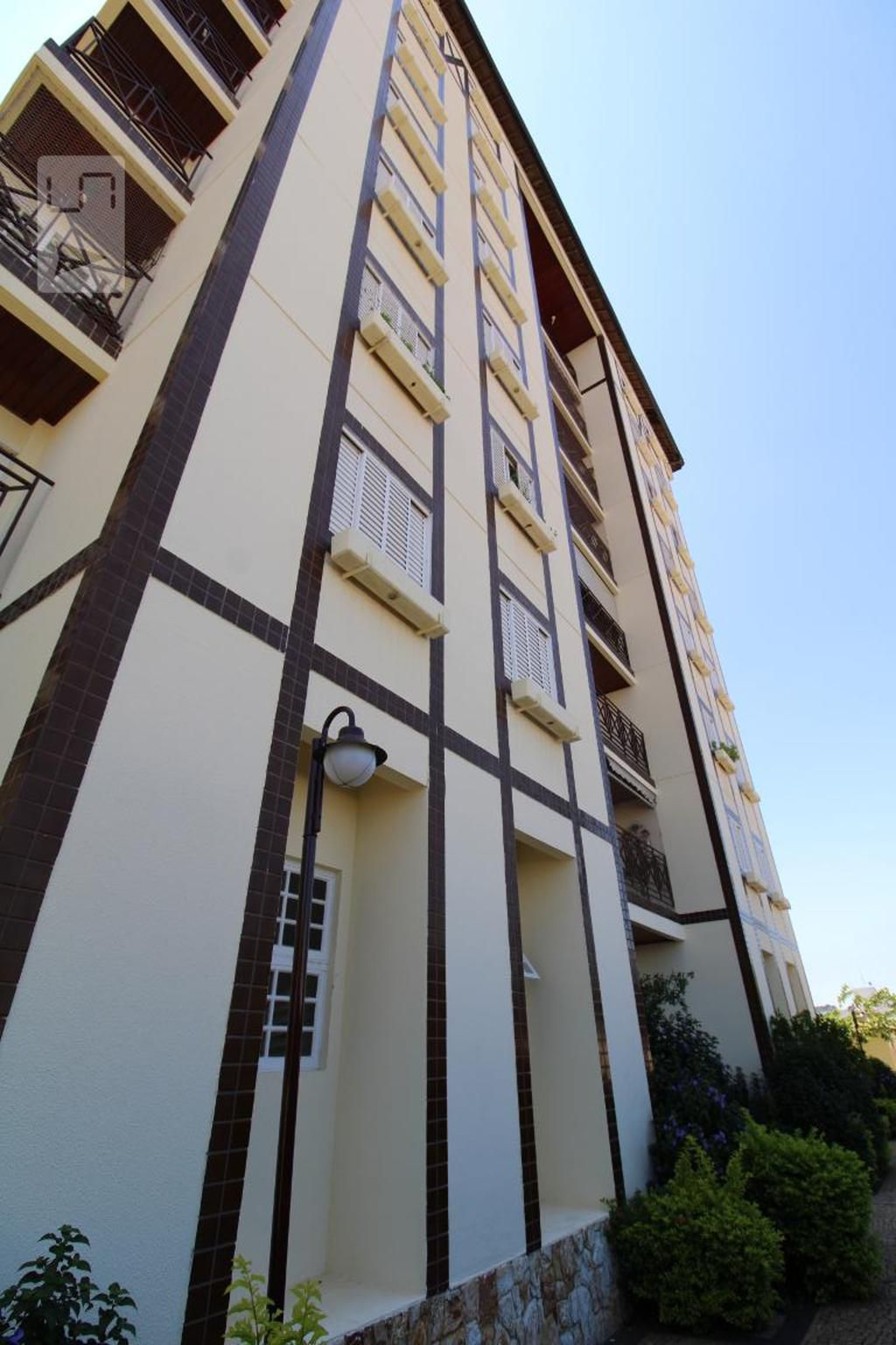 Fachada do Prédio Condomínio Colline Suisse