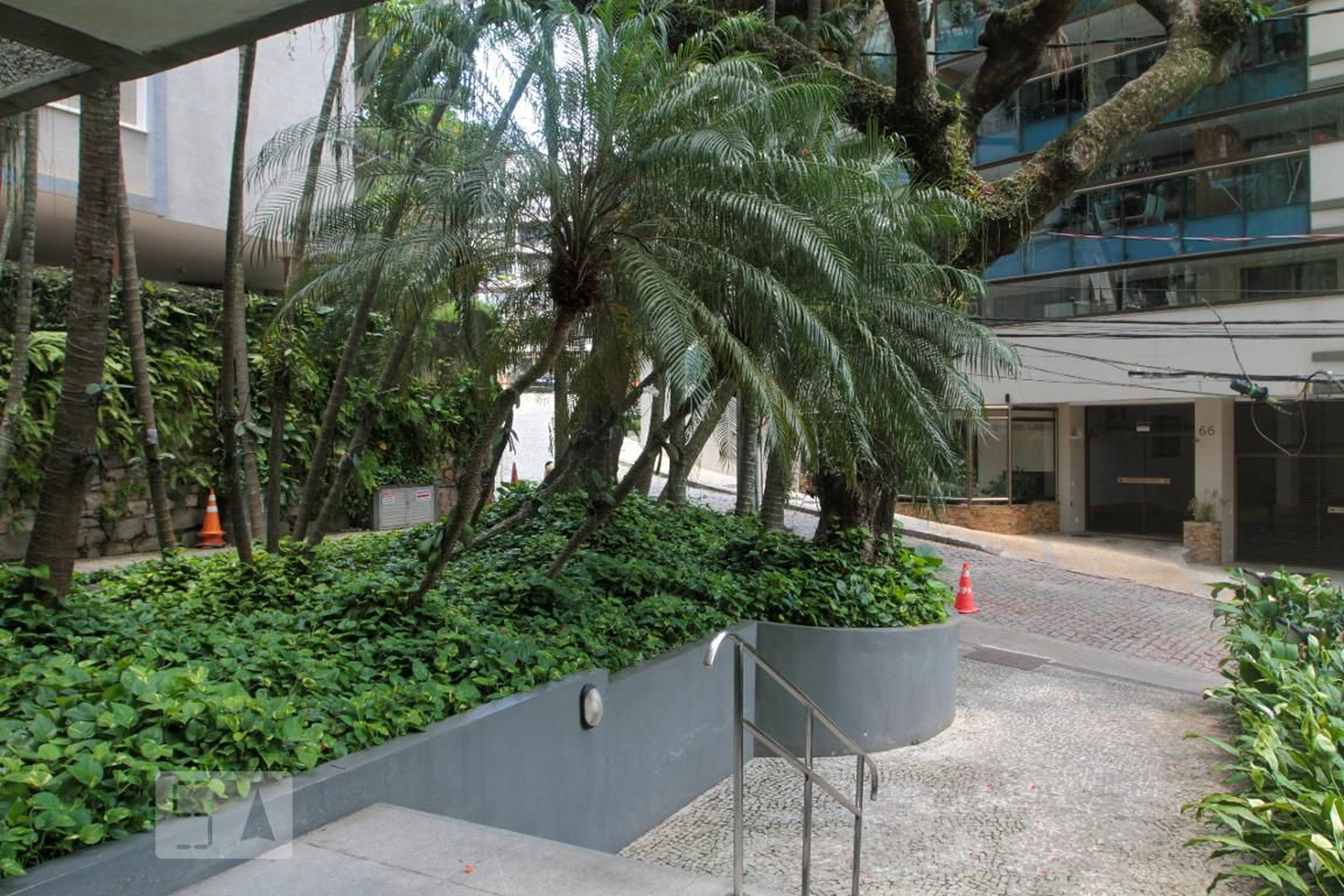 Entrada do Prédio - Edifício Santa Margarida Maria