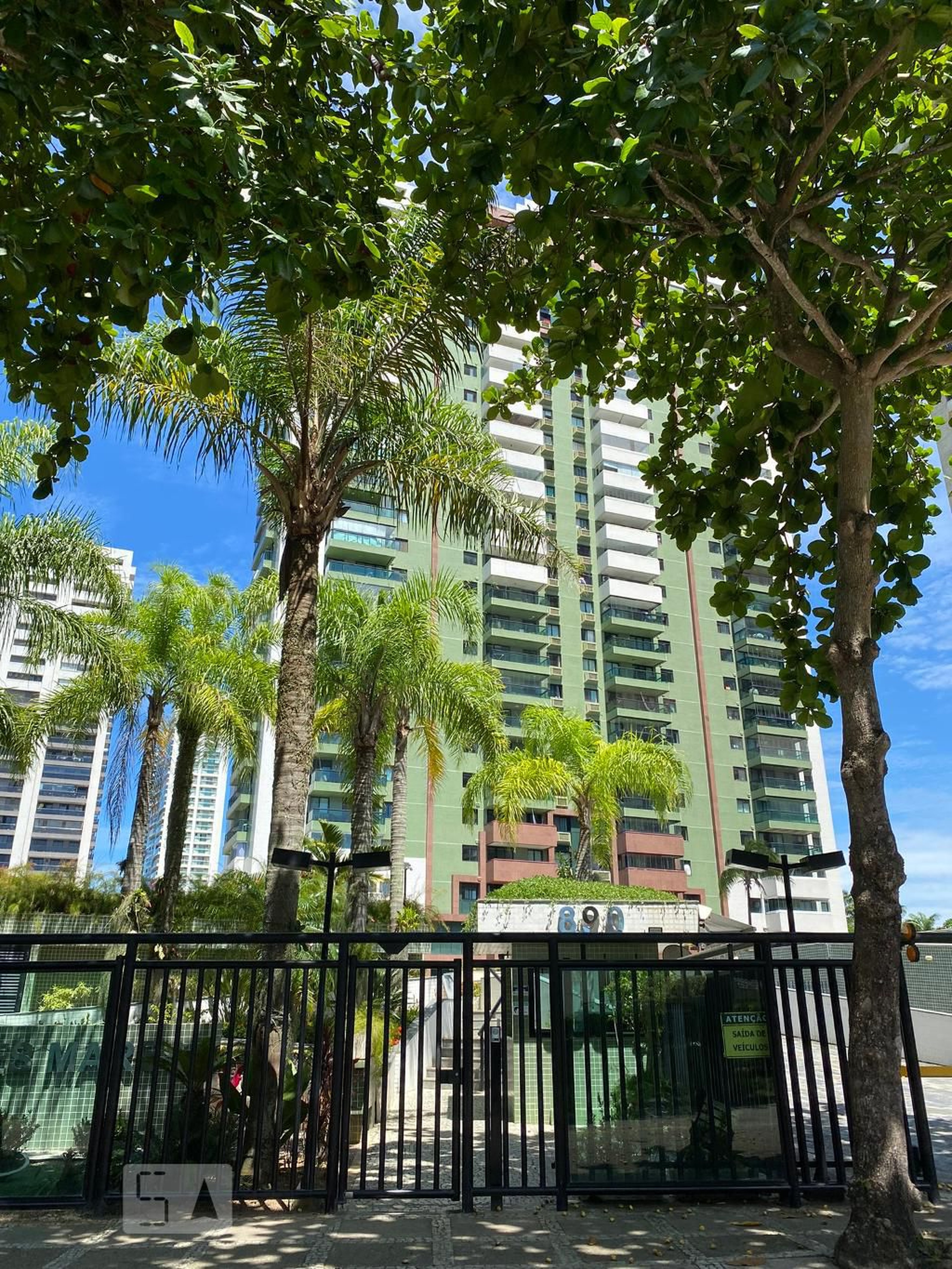 Fachada do Condomínio Condomínio Pedra de Itaúna