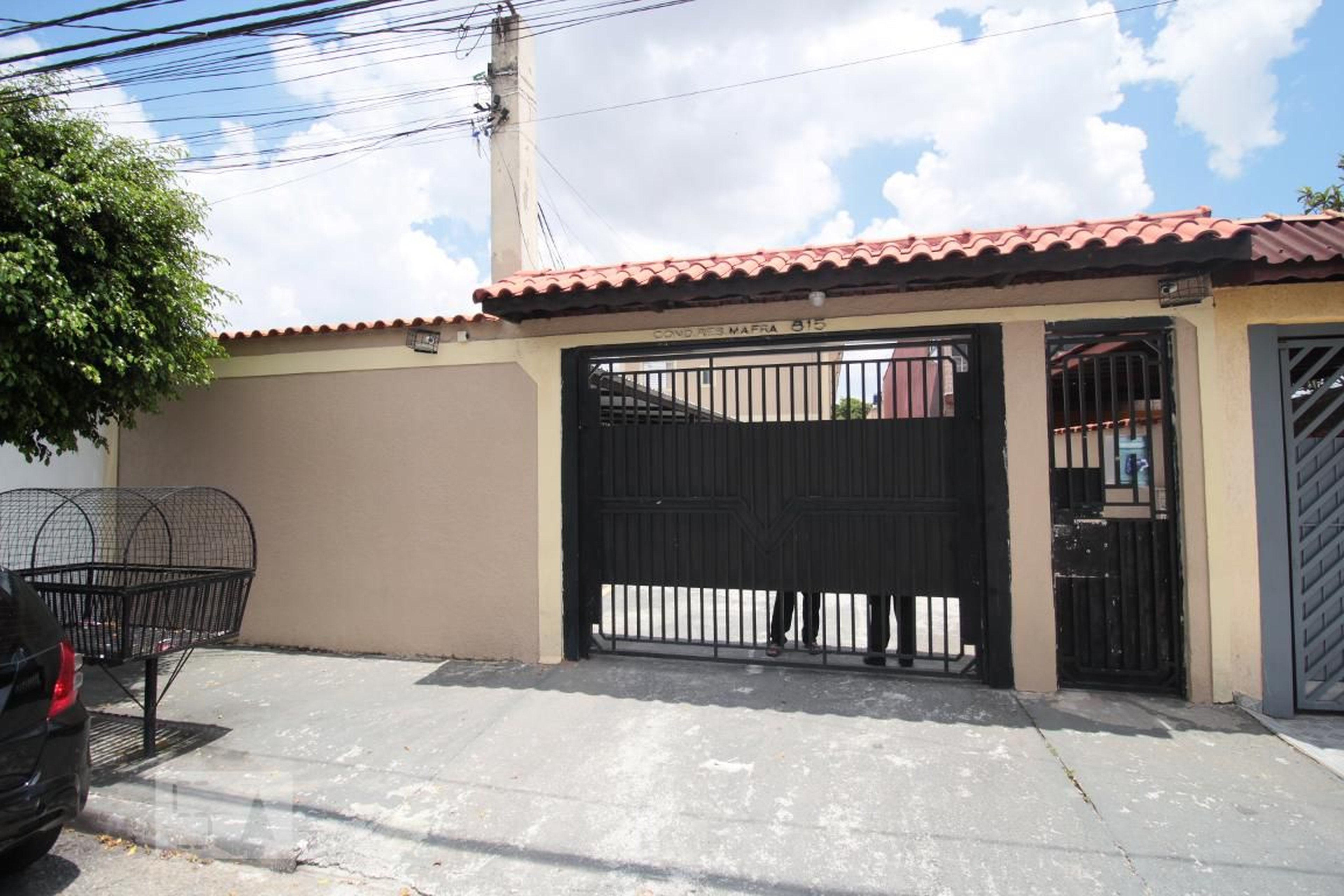 Fachada do Condomínio Condomínio Mafra