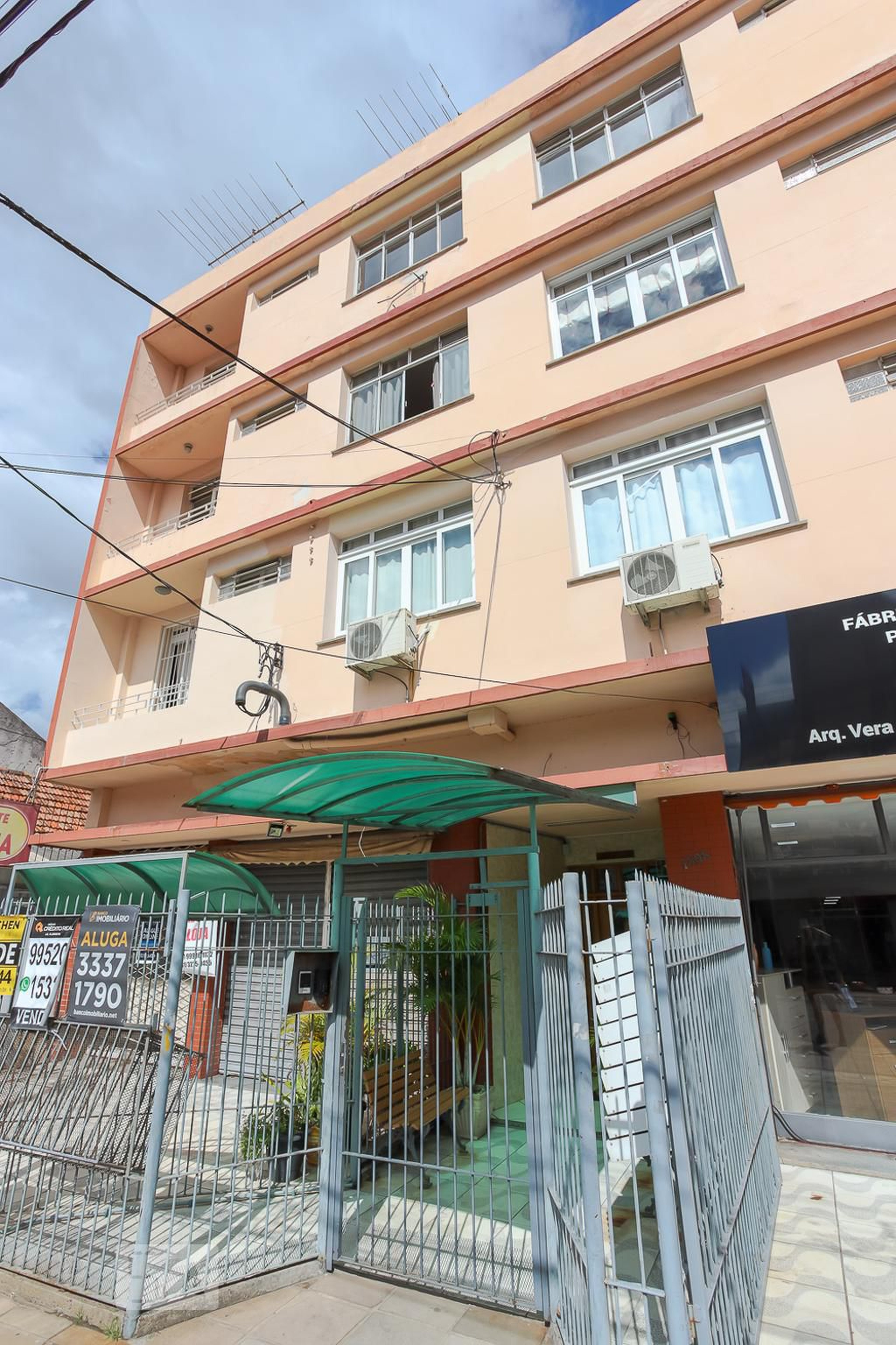 Fachada do Prédio Condomínio em Avenida Benjamin Constant, 1808