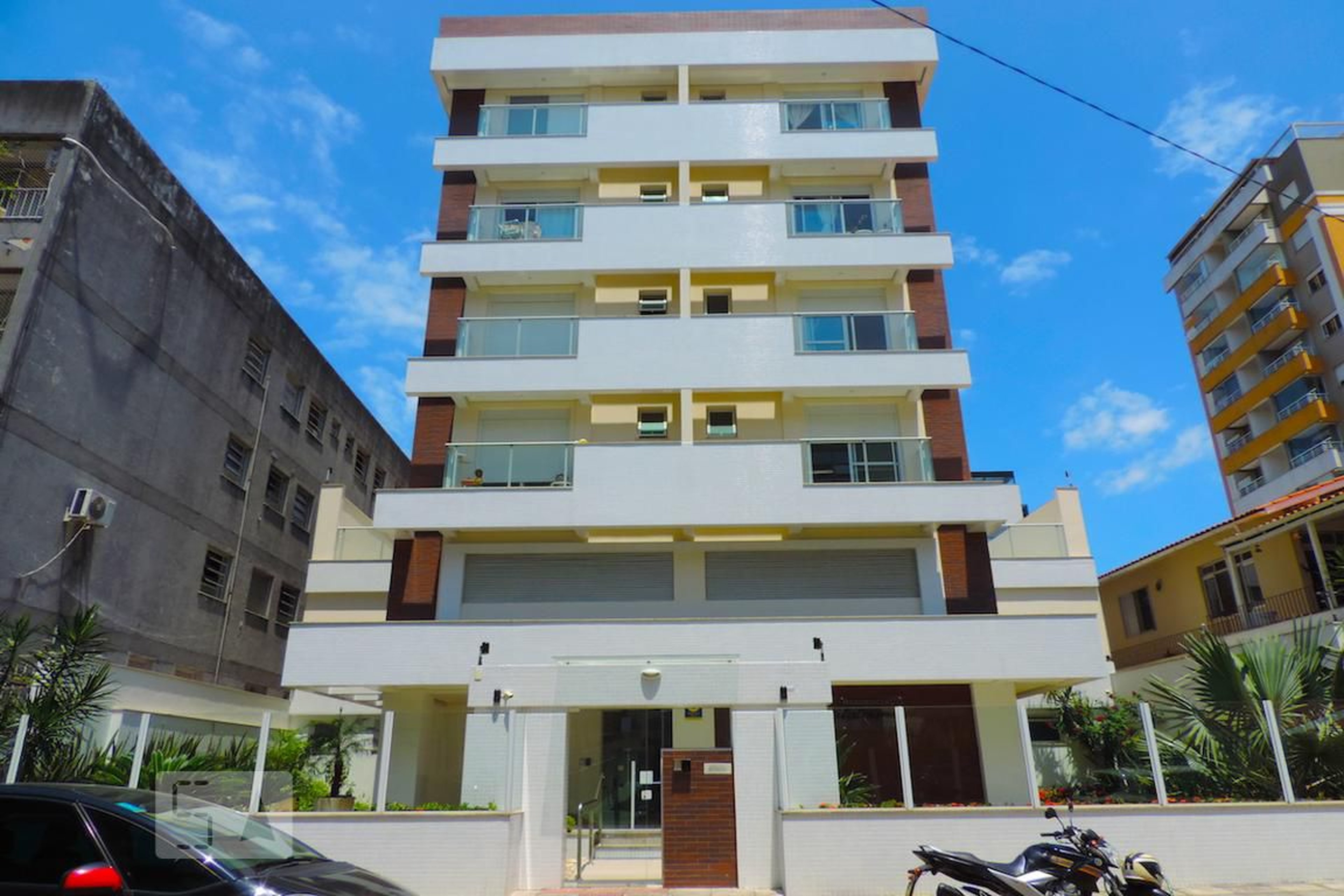 Fachada Condomínio em Rua Jaú Guedes da Fonseca, 120