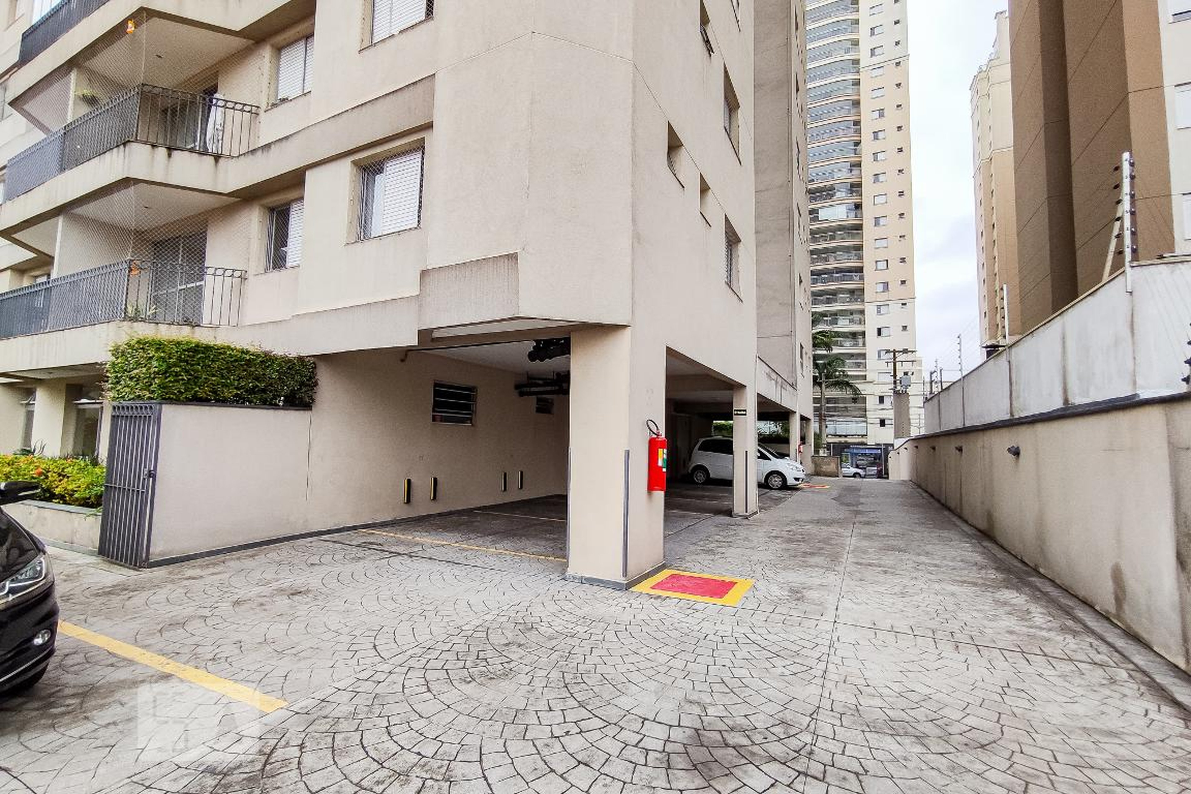 Estacionamento - Amadeu