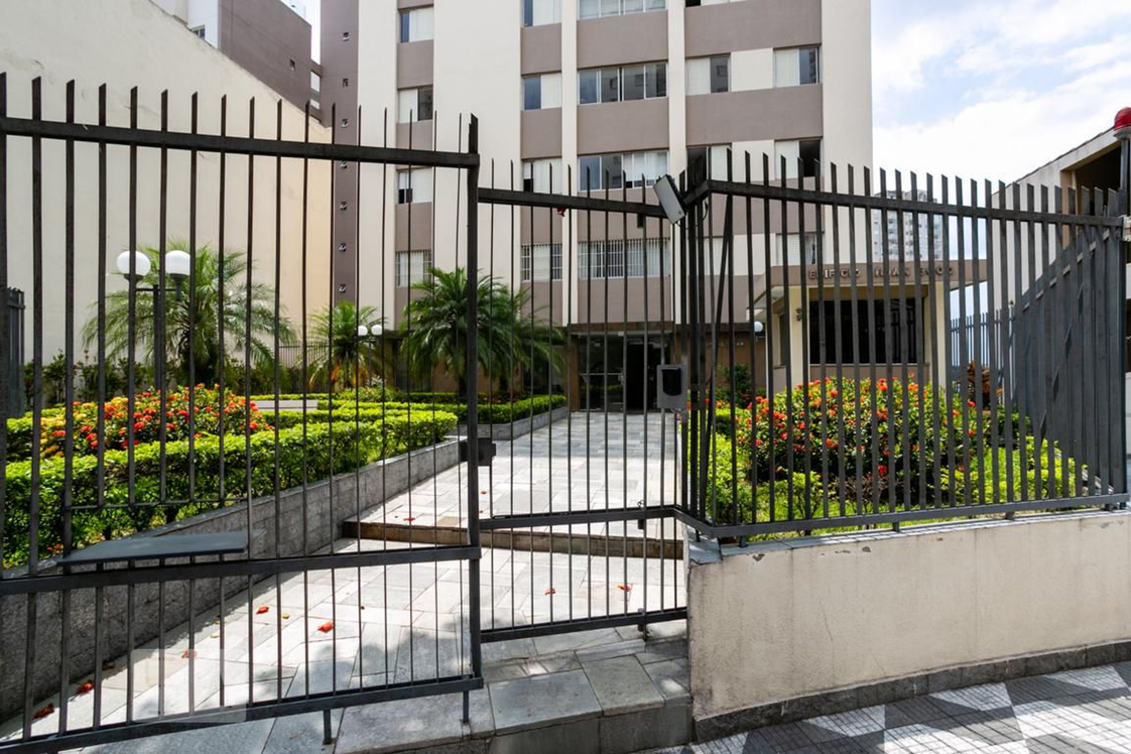 Fachada do condomínio Condomínio Conjunto Residencial Edifício Lilian