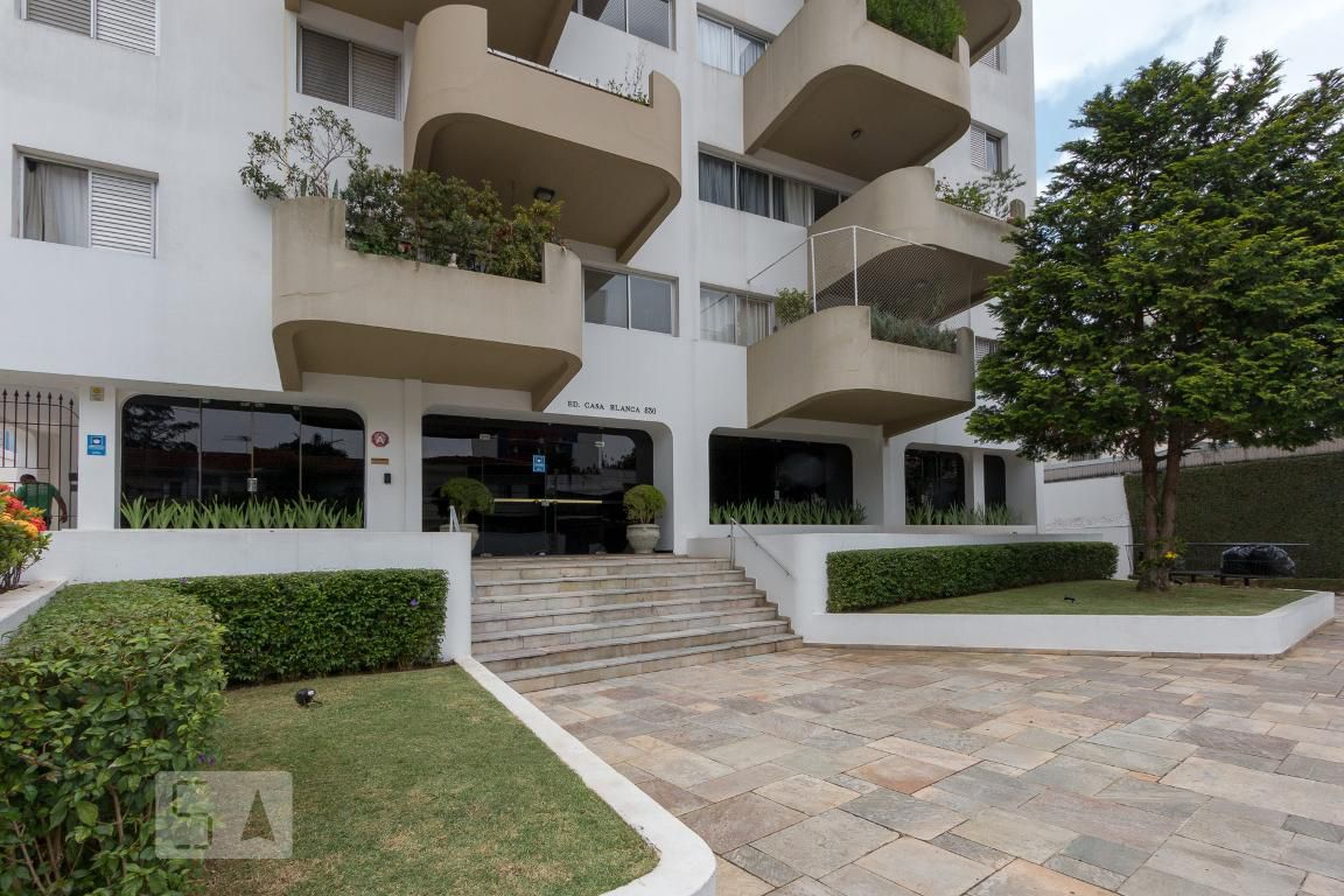 Entrada - Casa Blanca