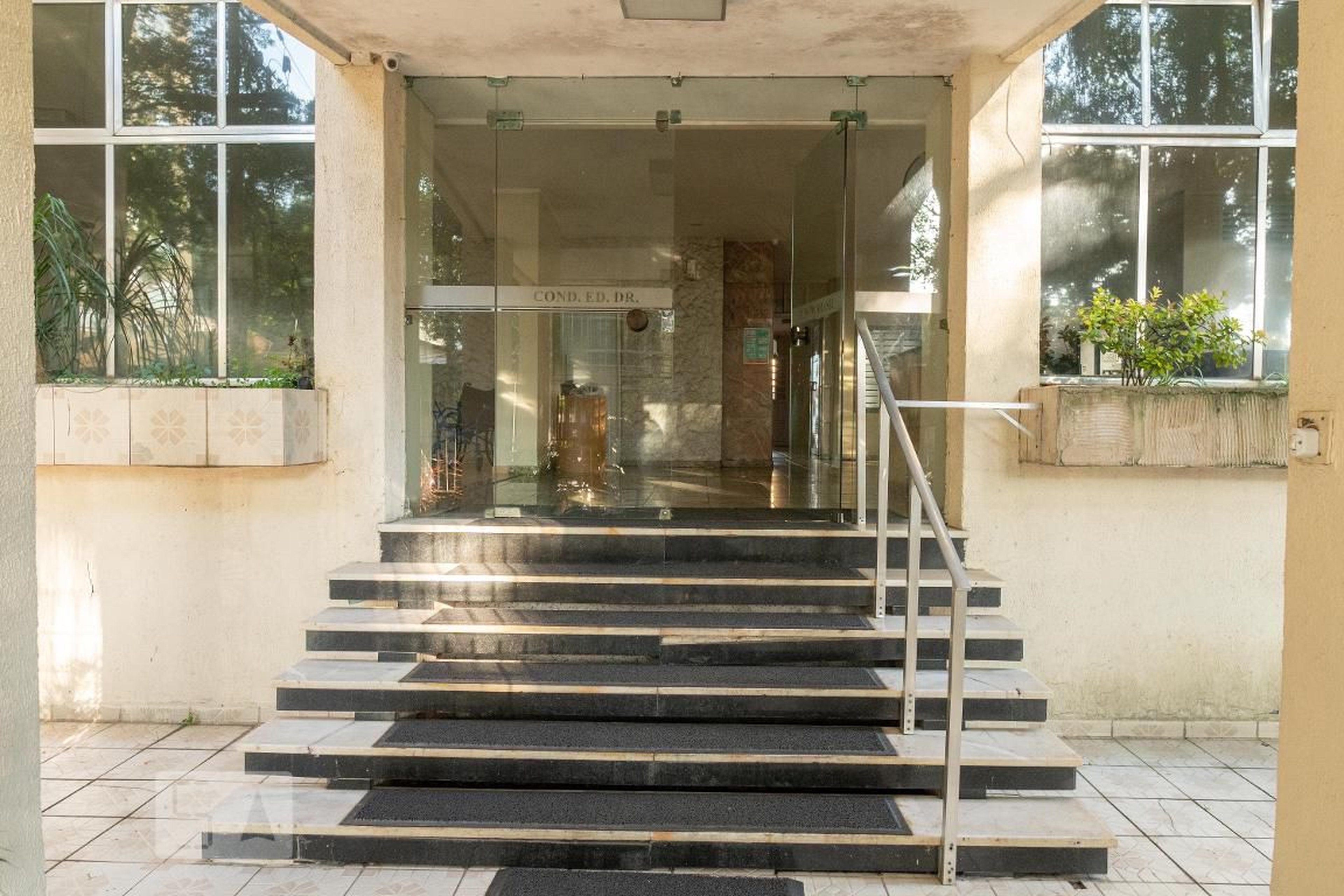 Hall de Entrada - DR Rubens Brasil