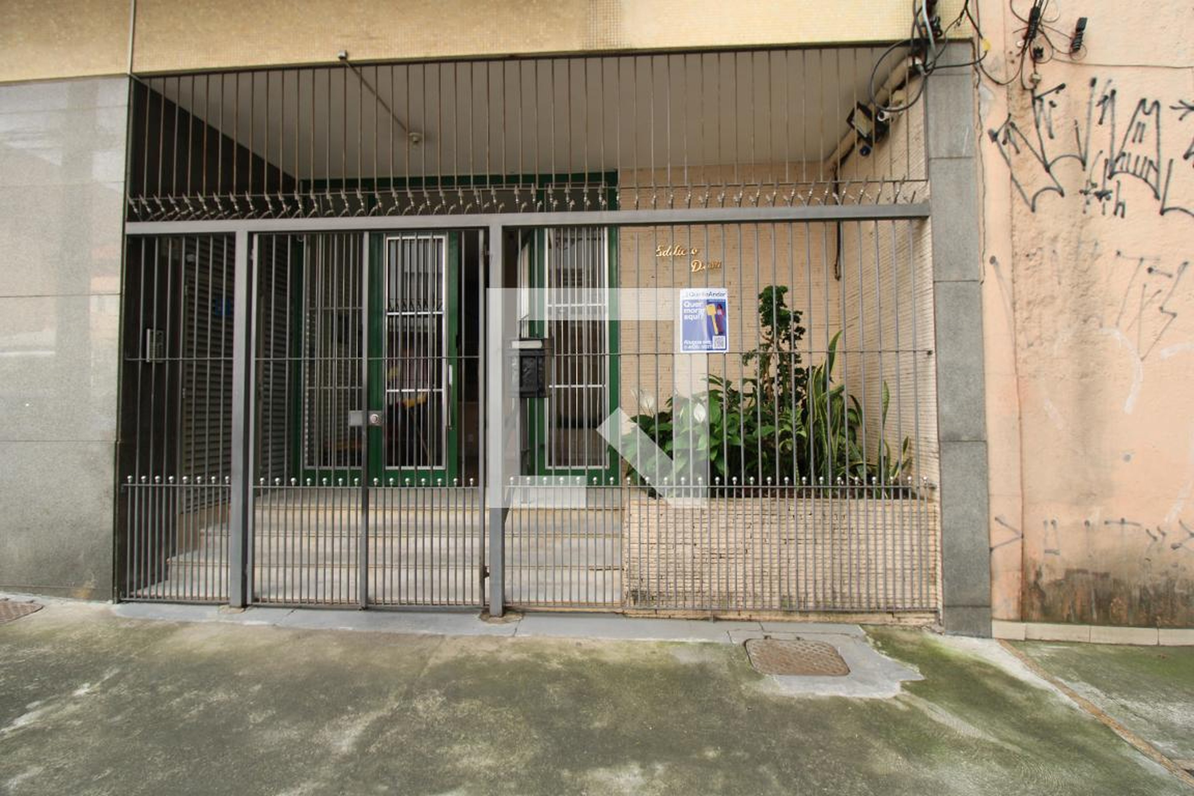 Fachada do condomínio Edifício Diva